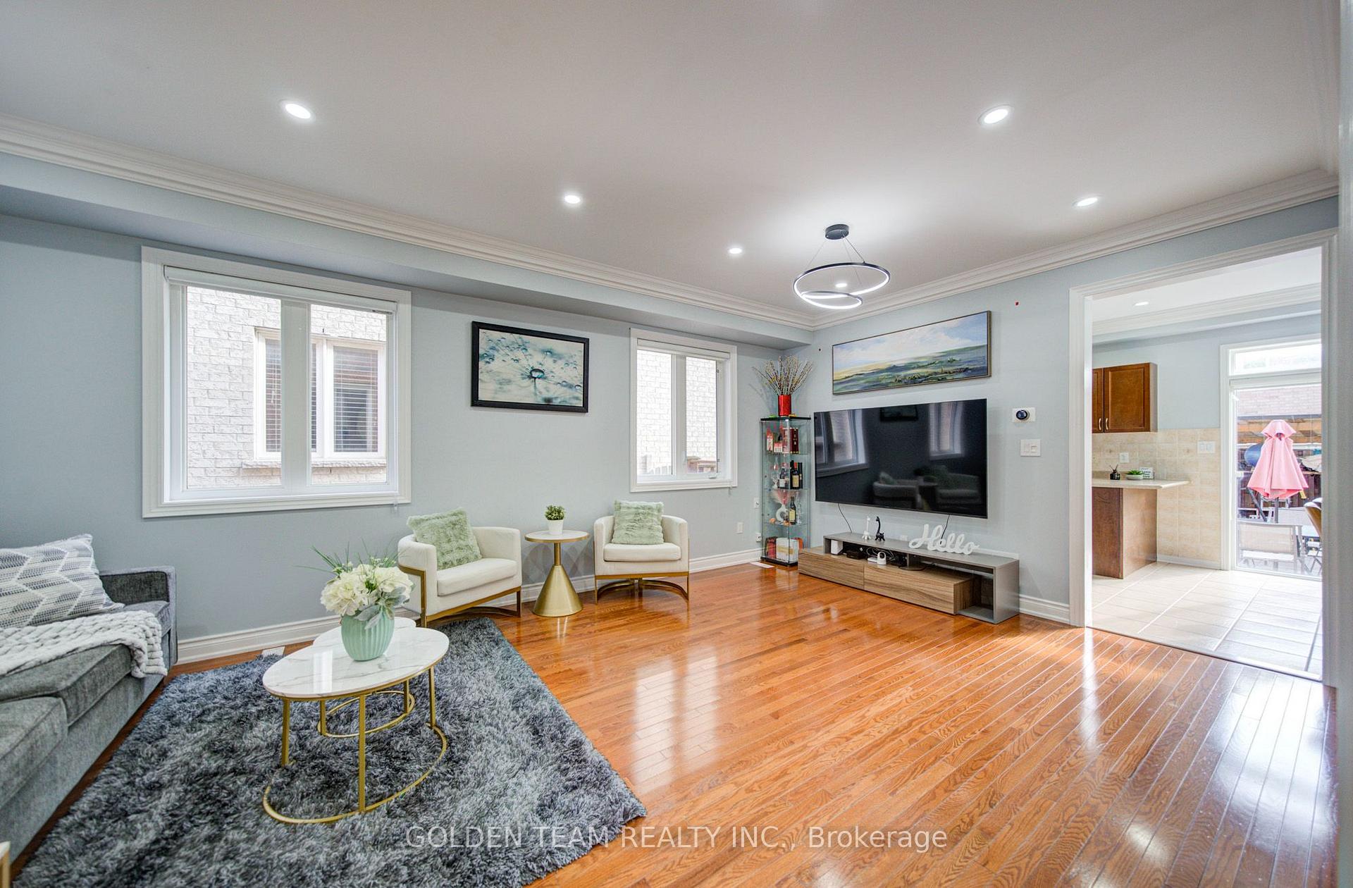 Photo 5 of 22 Lahore Crescent, Markham, Cedarwood — HOMEH