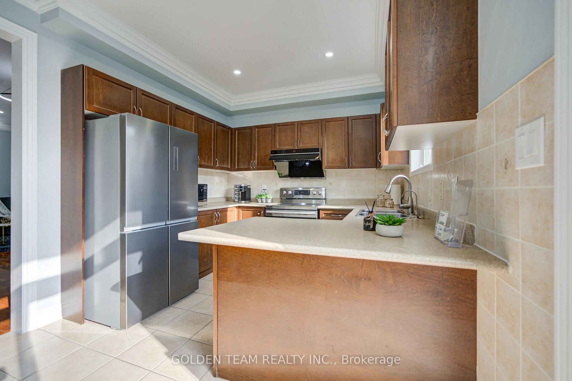 Photo 10 of 22 Lahore Crescent, Markham, Cedarwood — HOMEH