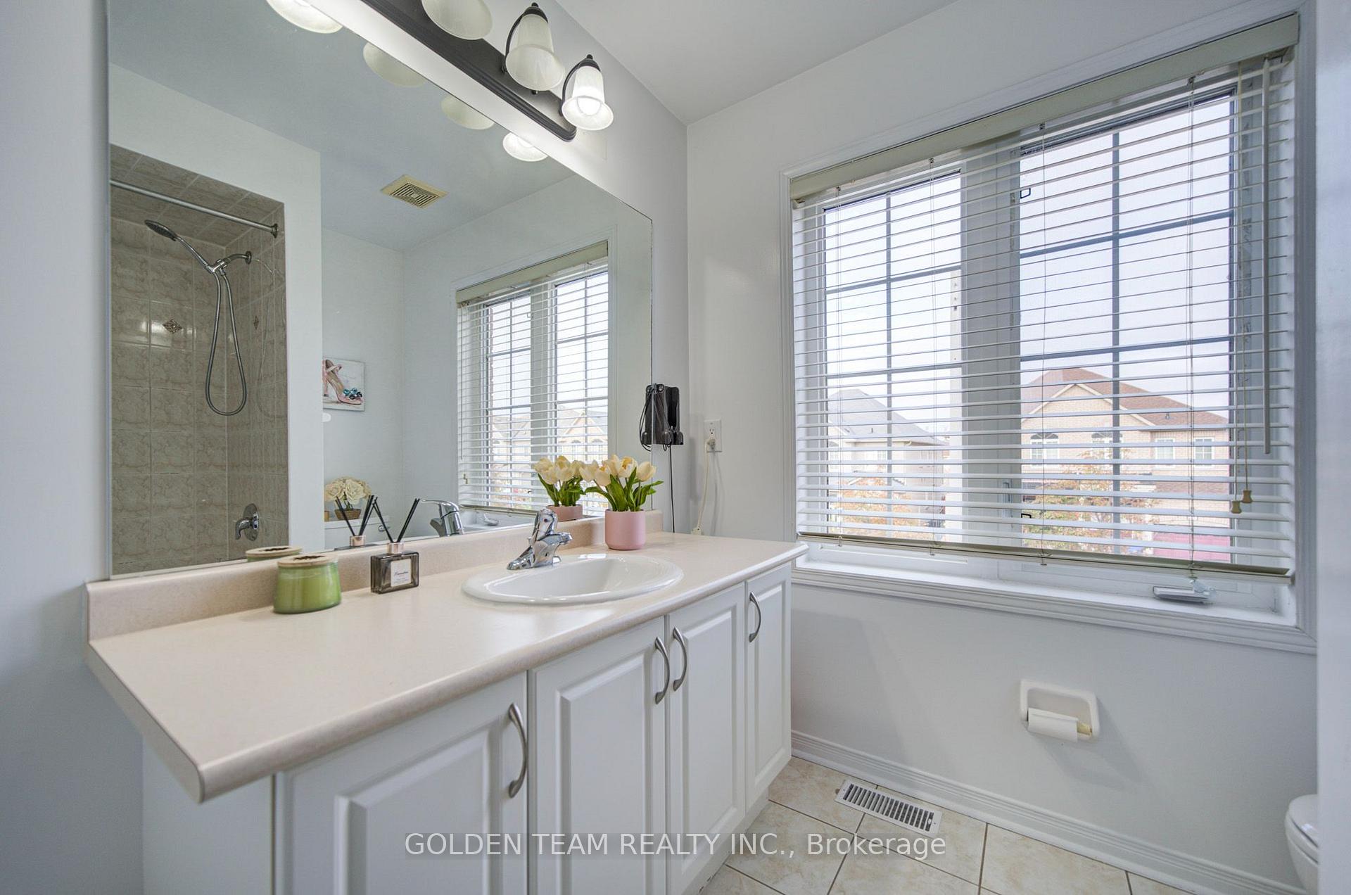 Photo 17 of 22 Lahore Crescent, Markham, Cedarwood — HOMEH