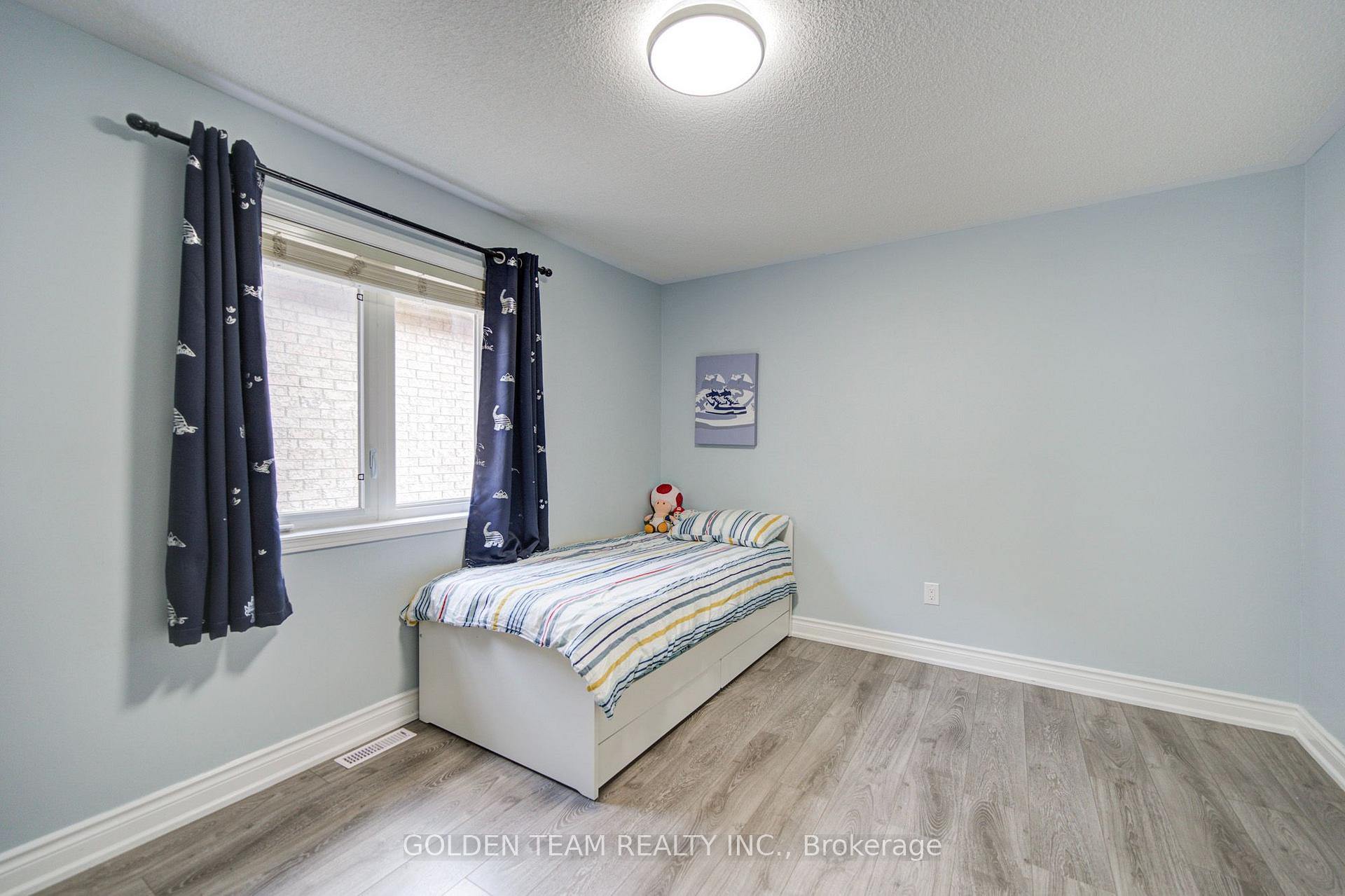 Photo 19 of 22 Lahore Crescent, Markham, Cedarwood — HOMEH