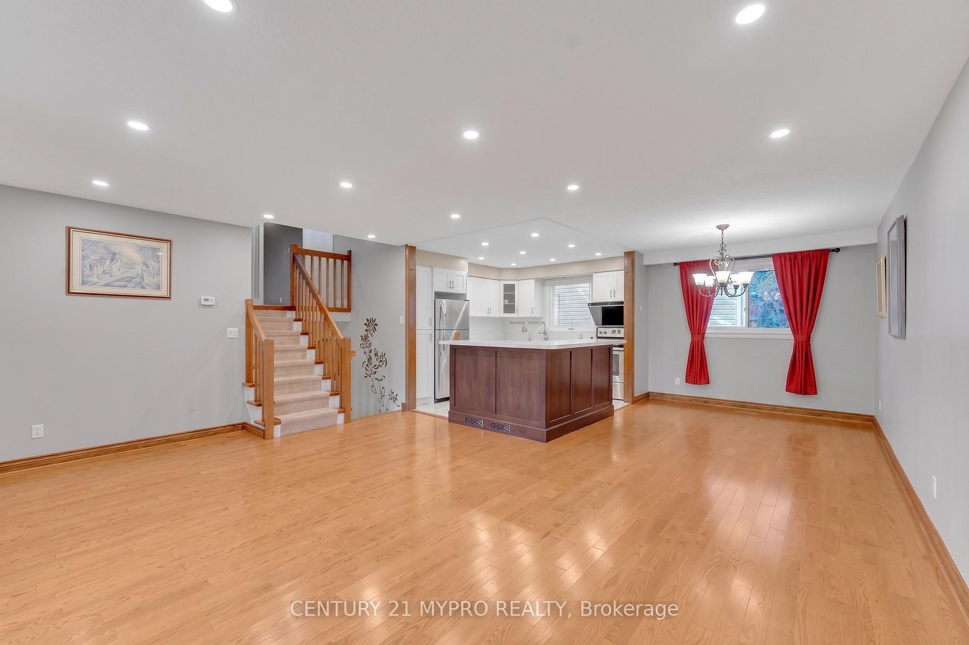 Photo 14 of 1242 Richards Crescent, Oakville, College Park — HOMEH