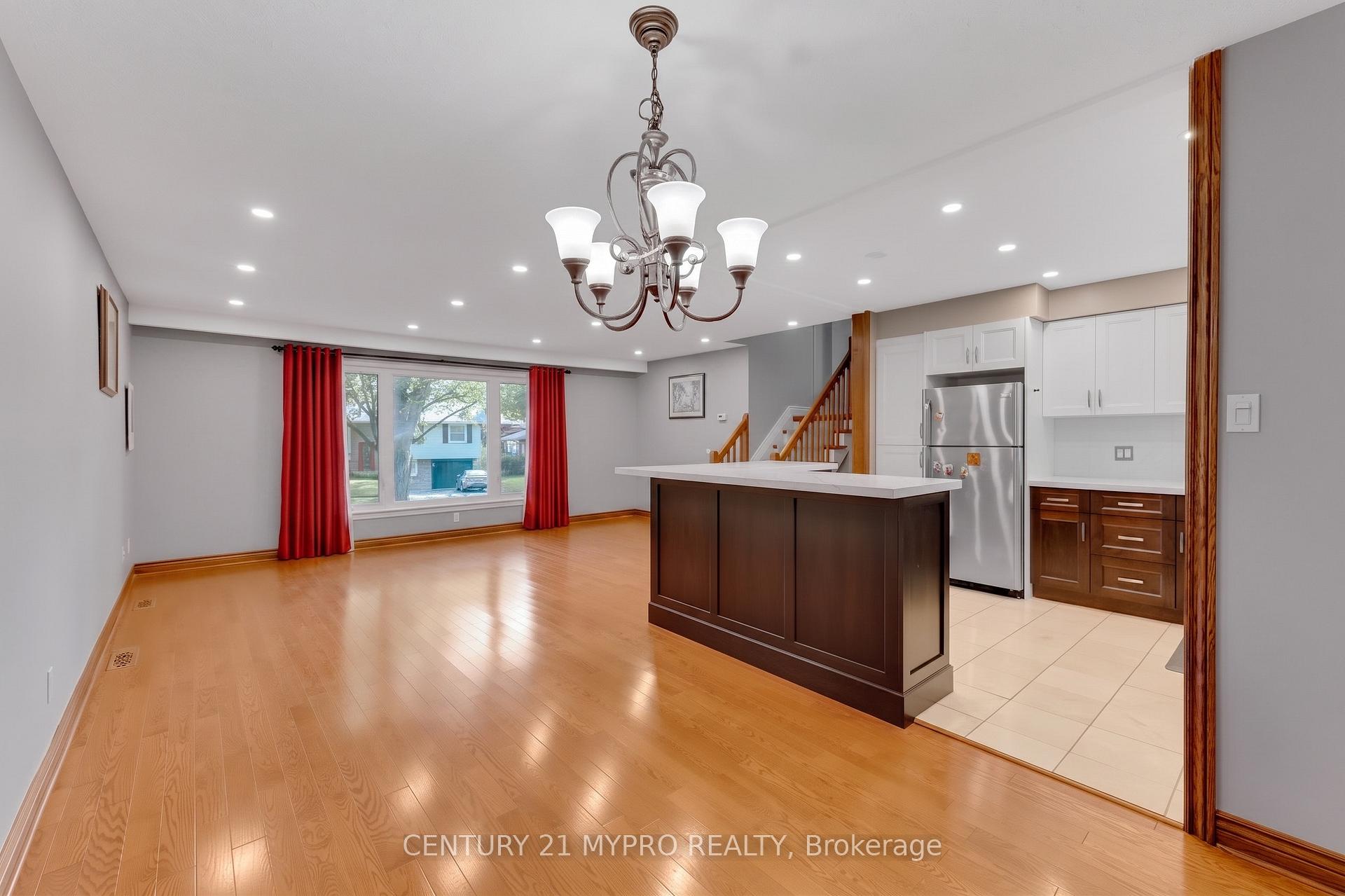 Photo 15 of 1242 Richards Crescent, Oakville, College Park — HOMEH