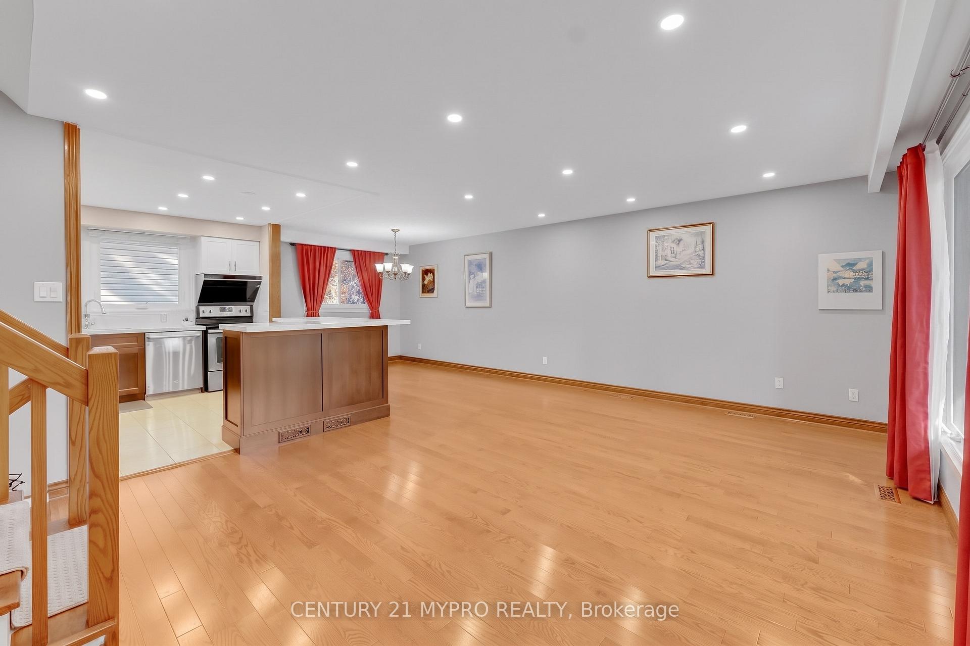 Photo 16 of 1242 Richards Crescent, Oakville, College Park — HOMEH