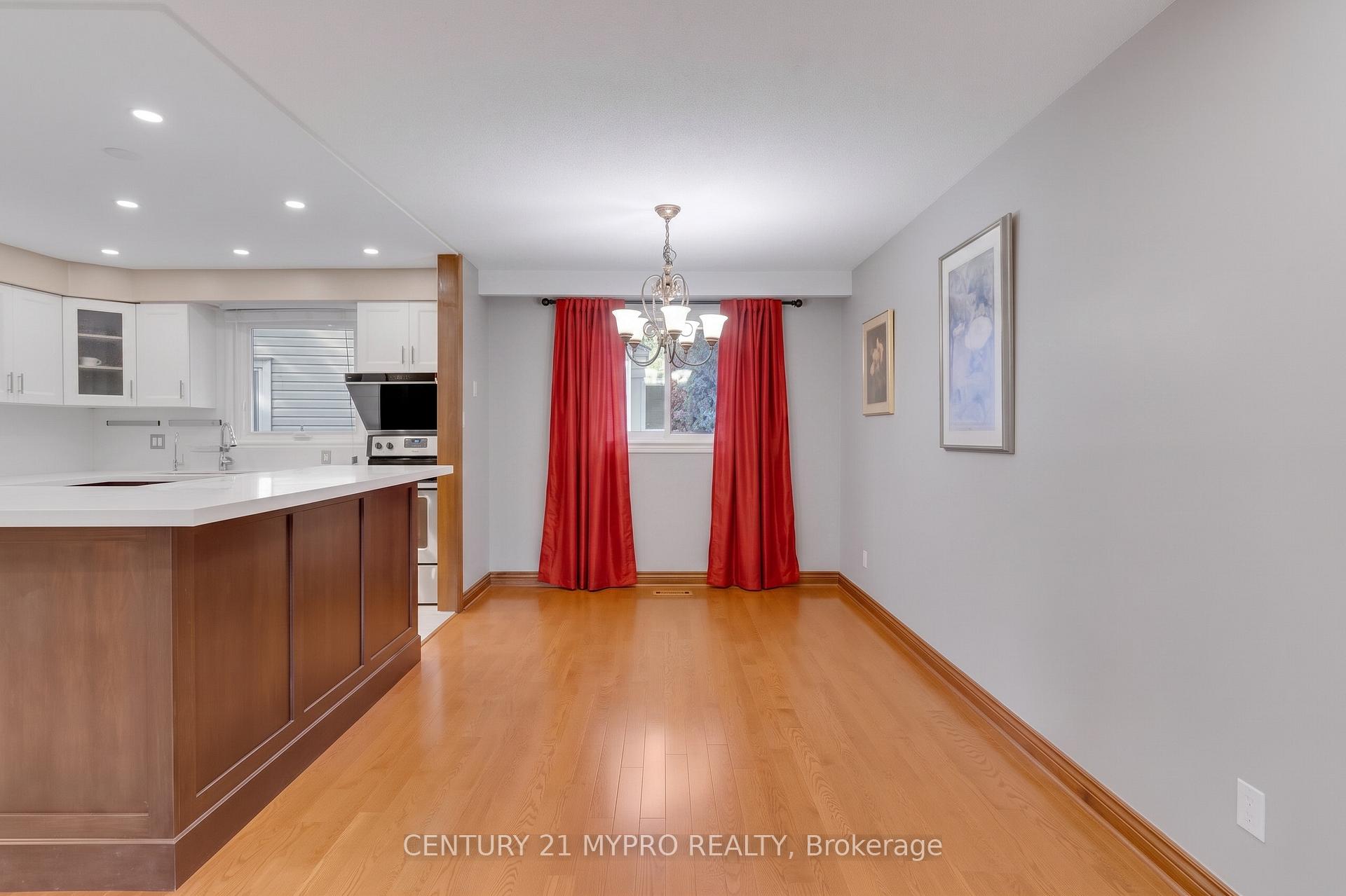 Photo 17 of 1242 Richards Crescent, Oakville, College Park — HOMEH