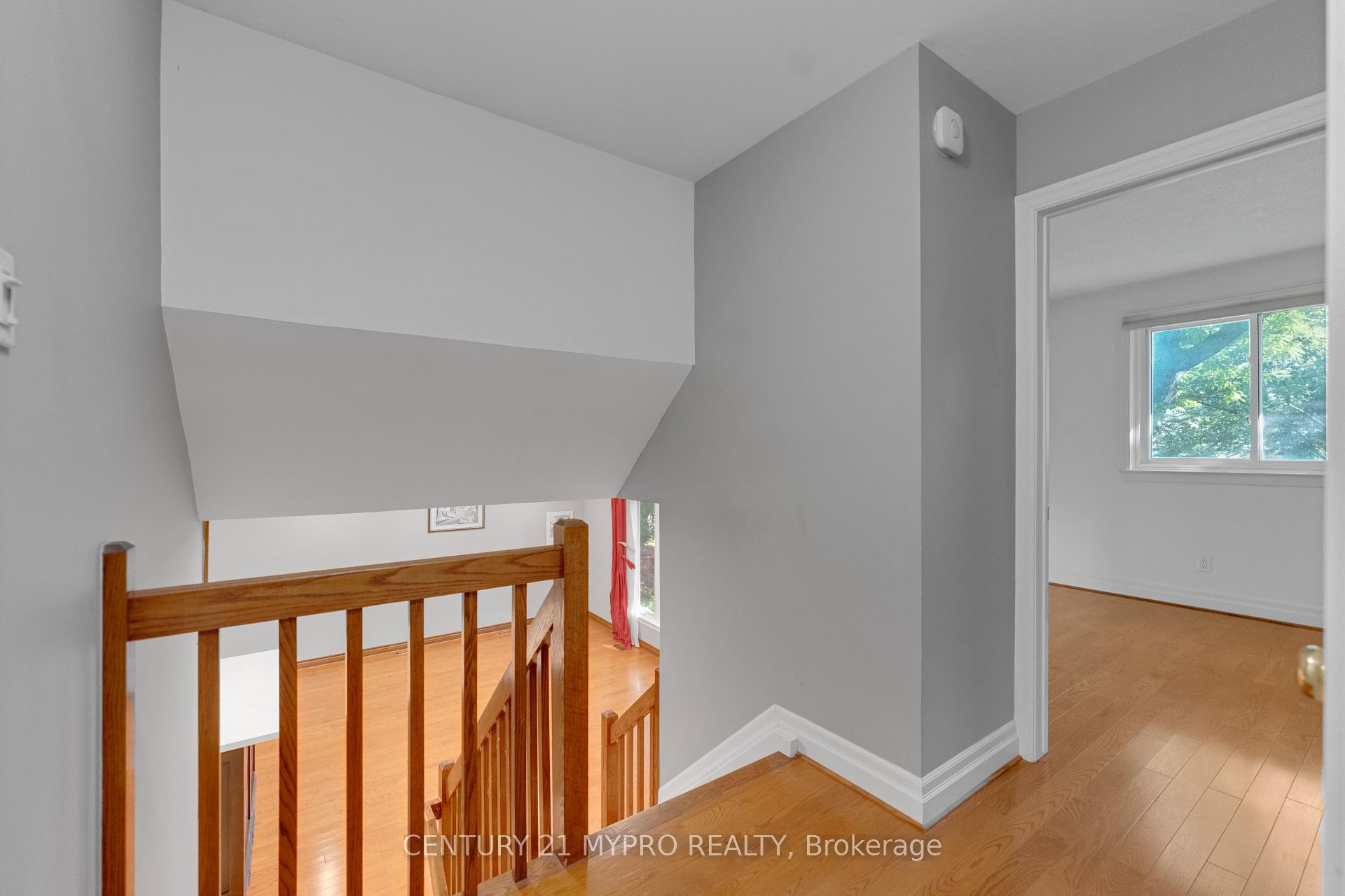 Photo 23 of 1242 Richards Crescent, Oakville, College Park — HOMEH