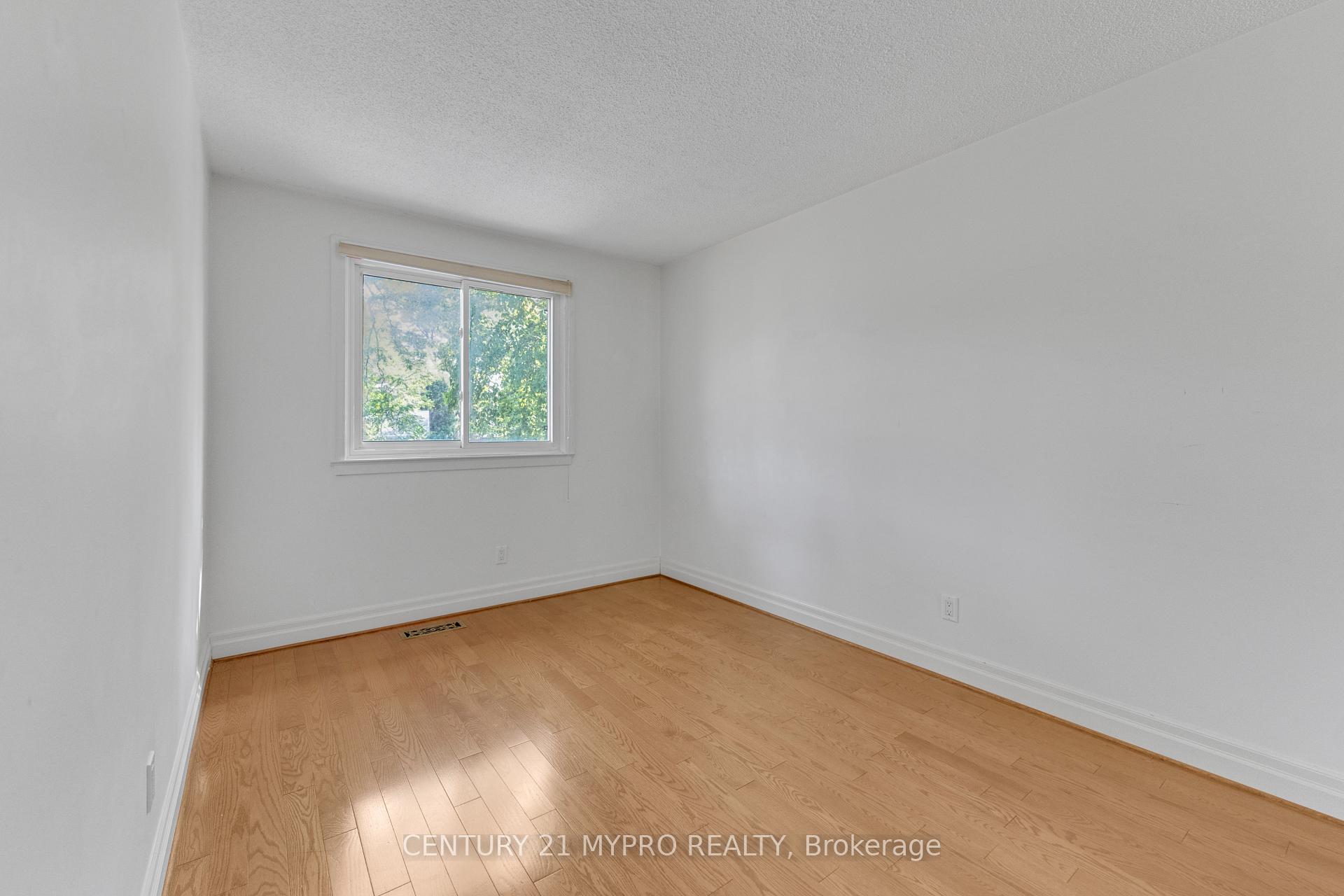 Photo 26 of 1242 Richards Crescent, Oakville, College Park — HOMEH