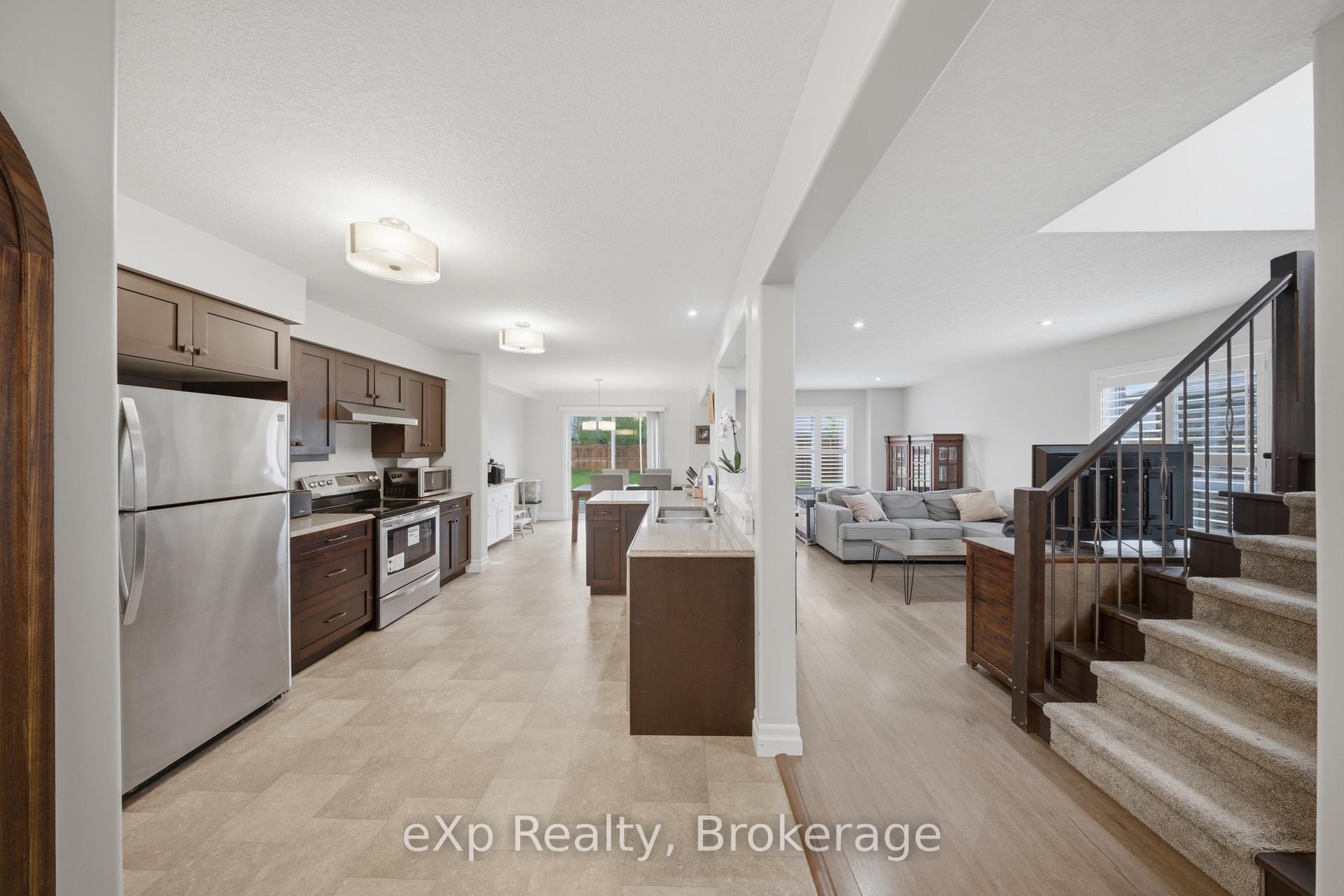 Photo 7 of 300 Hutton Street E, North Perth, Listowel — HOMEH