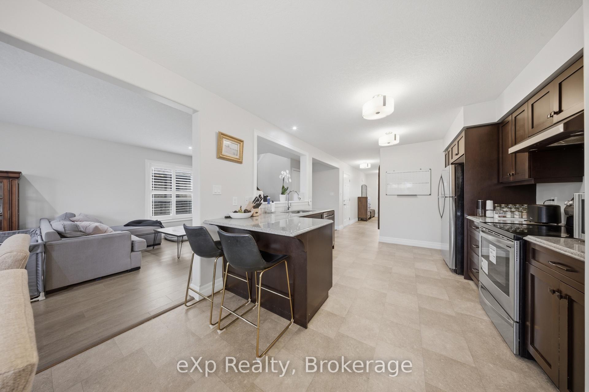 Photo 11 of 300 Hutton Street E, North Perth, Listowel — HOMEH