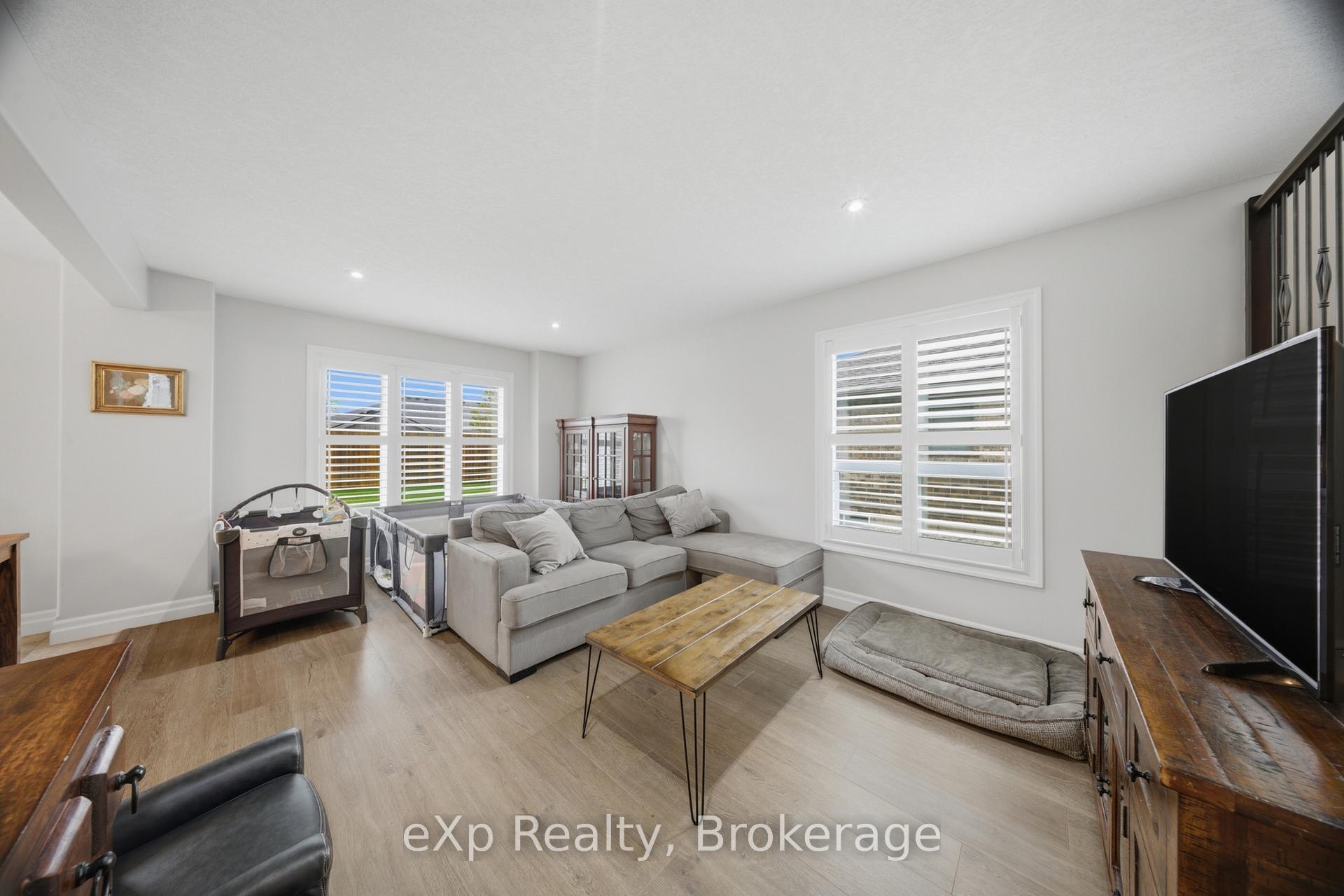 Photo 15 of 300 Hutton Street E, North Perth, Listowel — HOMEH