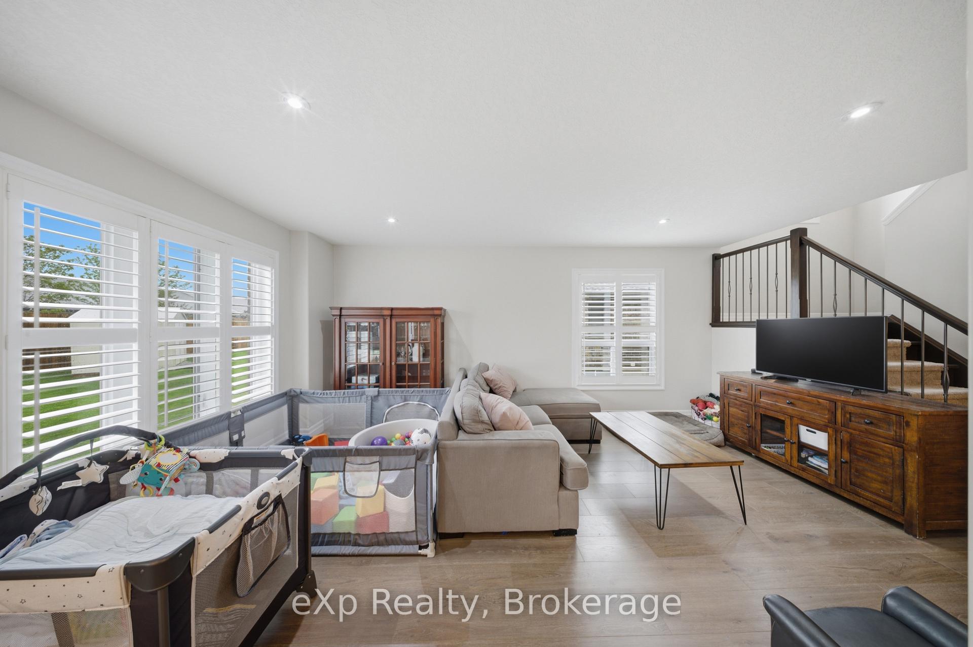 Photo 17 of 300 Hutton Street E, North Perth, Listowel — HOMEH