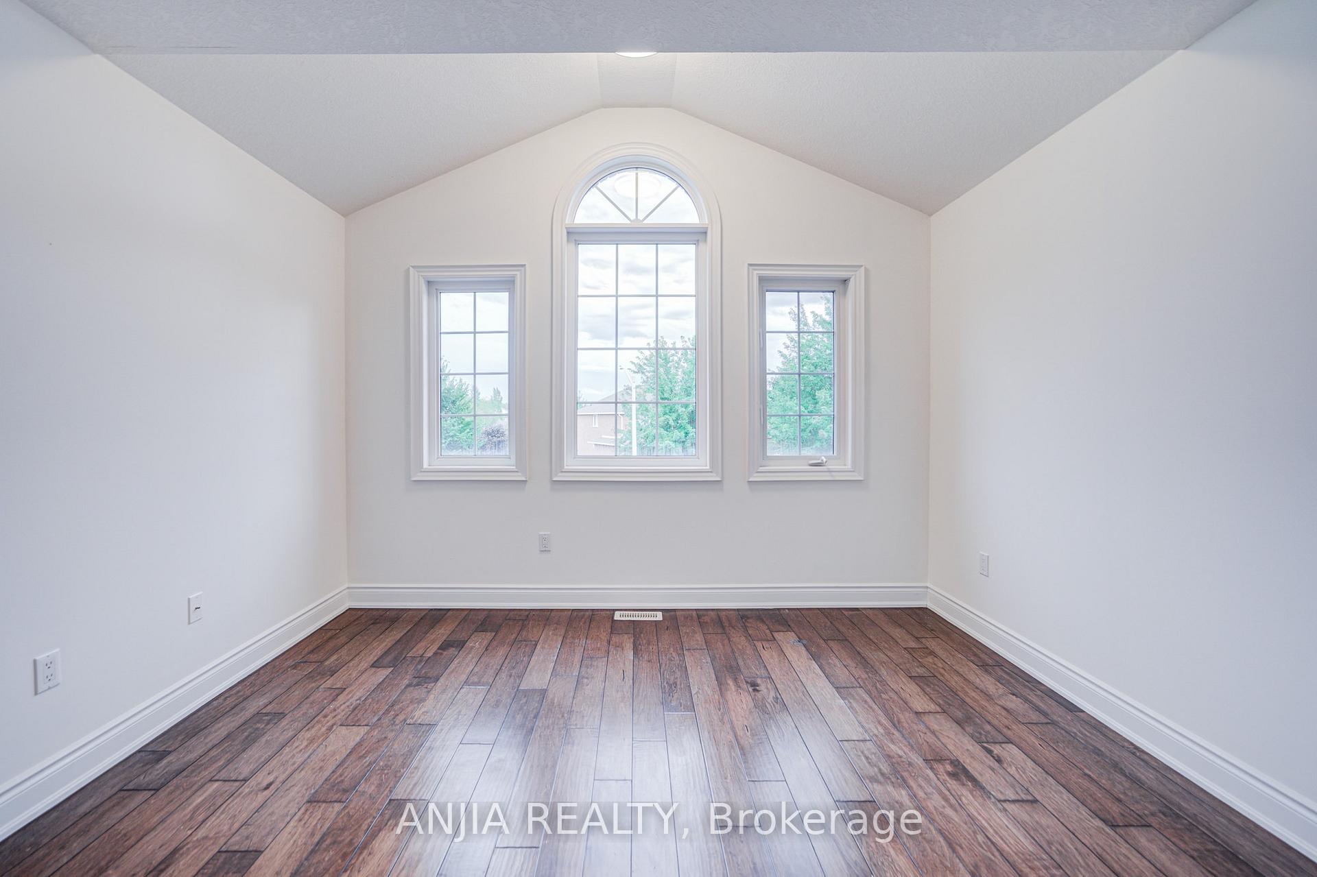 Photo 40 of 1087 Nantyr Drive, Innisfil, Alcona — HOMEH