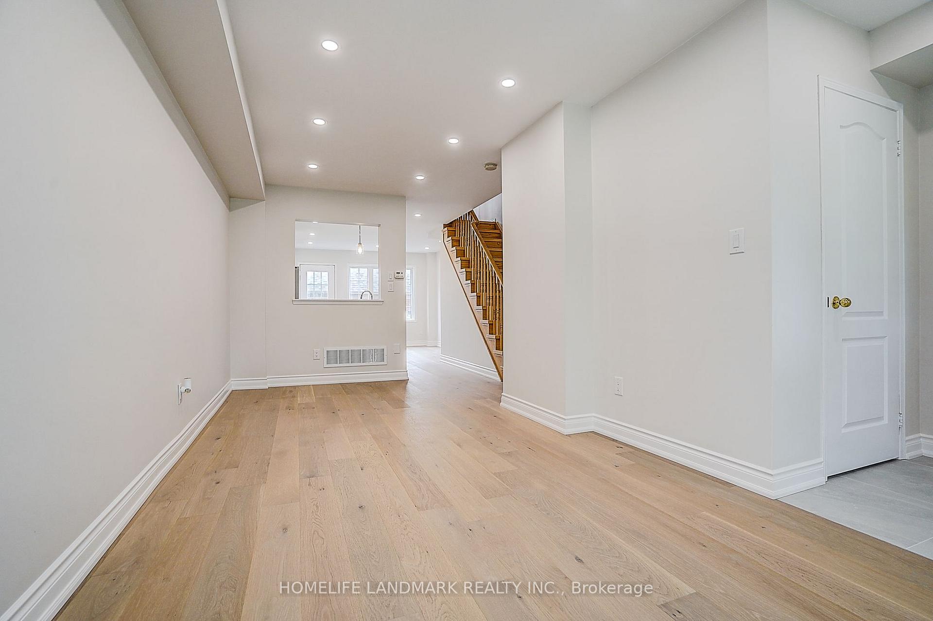 Photo 9 of 403 White's Hill Avenue, Markham, Cornell — HOMEH