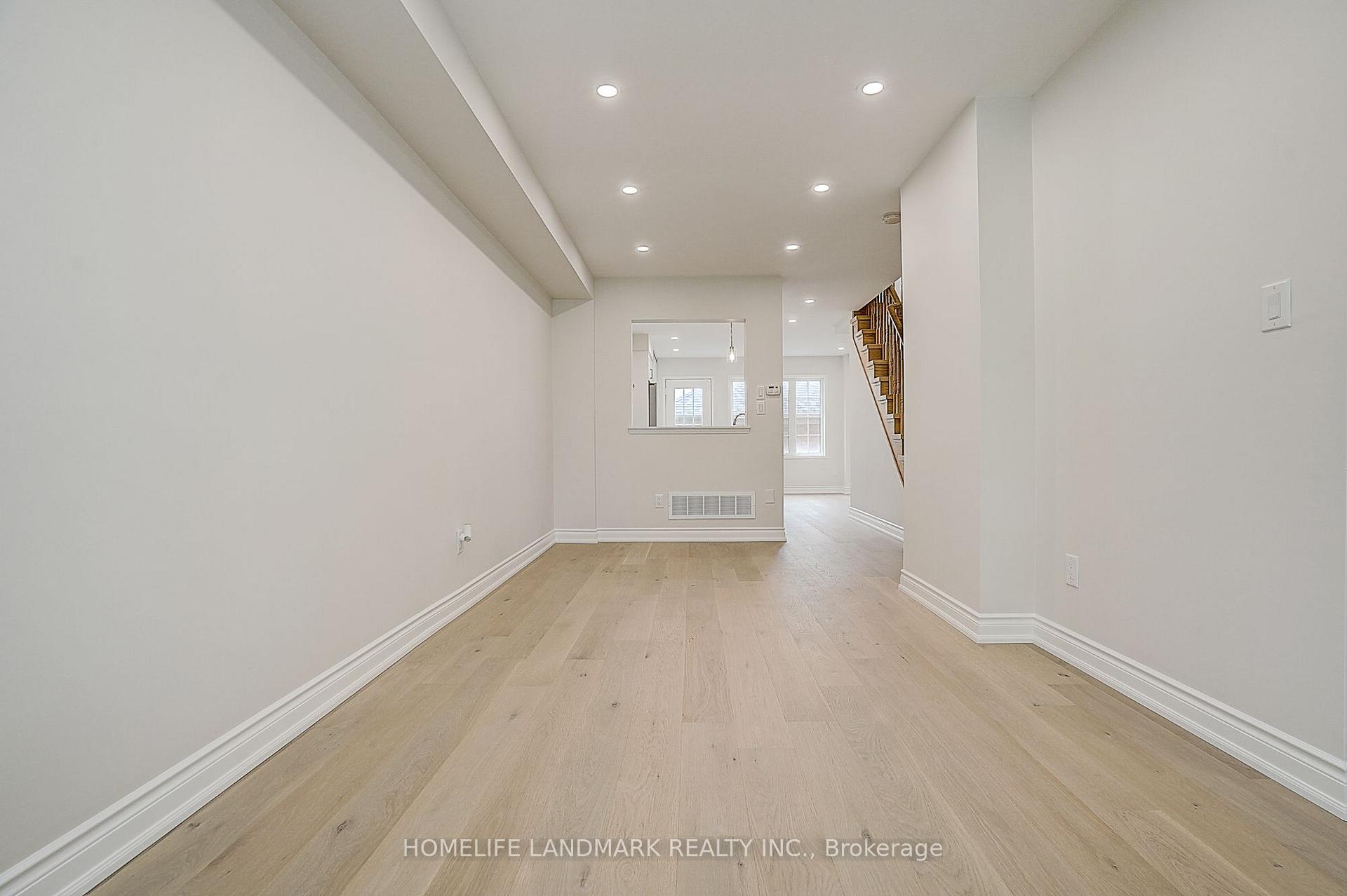 Photo 10 of 403 White's Hill Avenue, Markham, Cornell — HOMEH