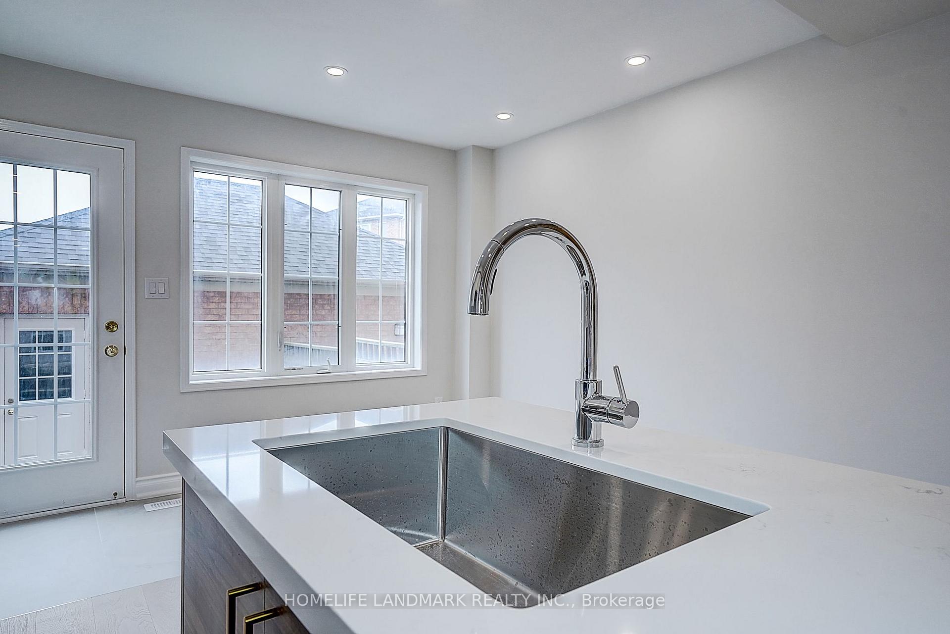 Photo 19 of 403 White's Hill Avenue, Markham, Cornell — HOMEH