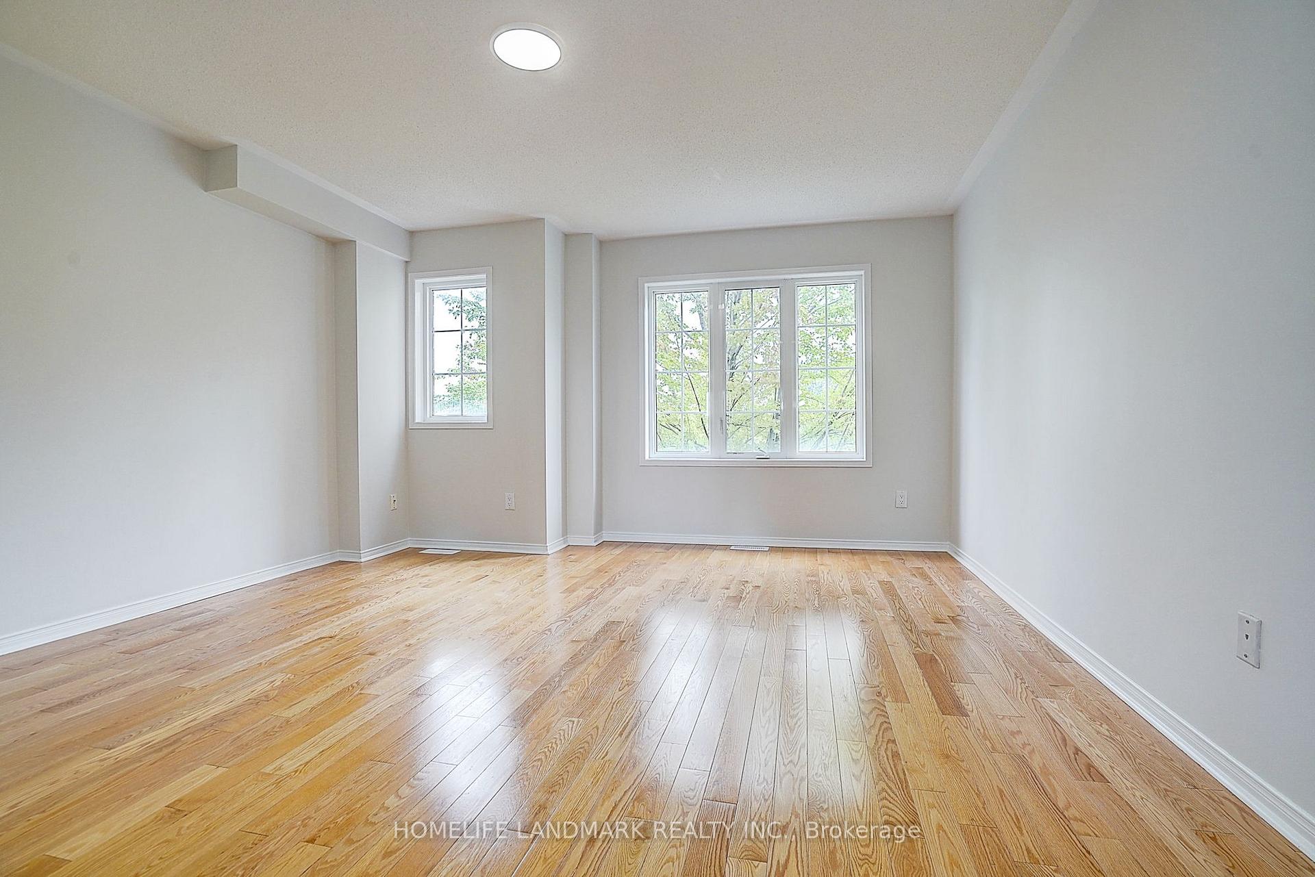 Photo 30 of 403 White's Hill Avenue, Markham, Cornell — HOMEH