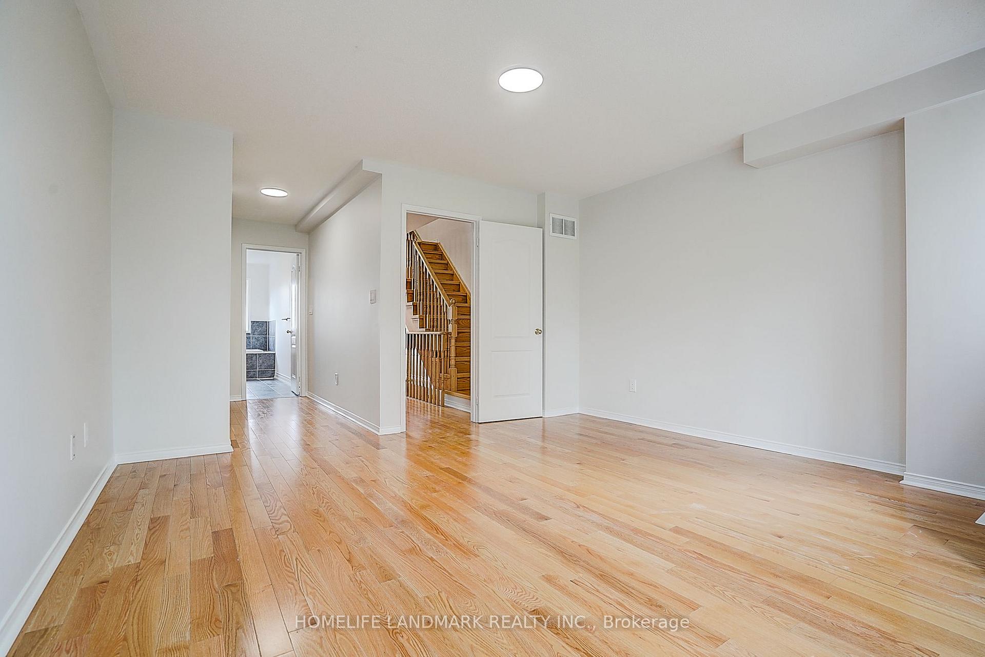 Photo 31 of 403 White's Hill Avenue, Markham, Cornell — HOMEH