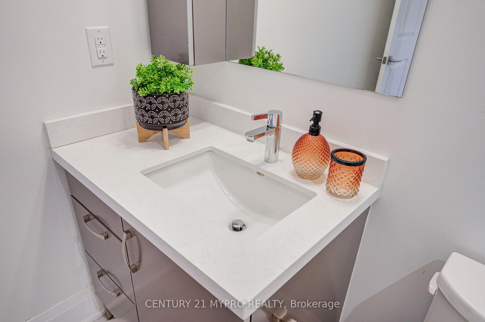 Photo 39 of Unit TH3, 392 Highway 7 Road E, Richmond Hill, Doncrest — HOMEH