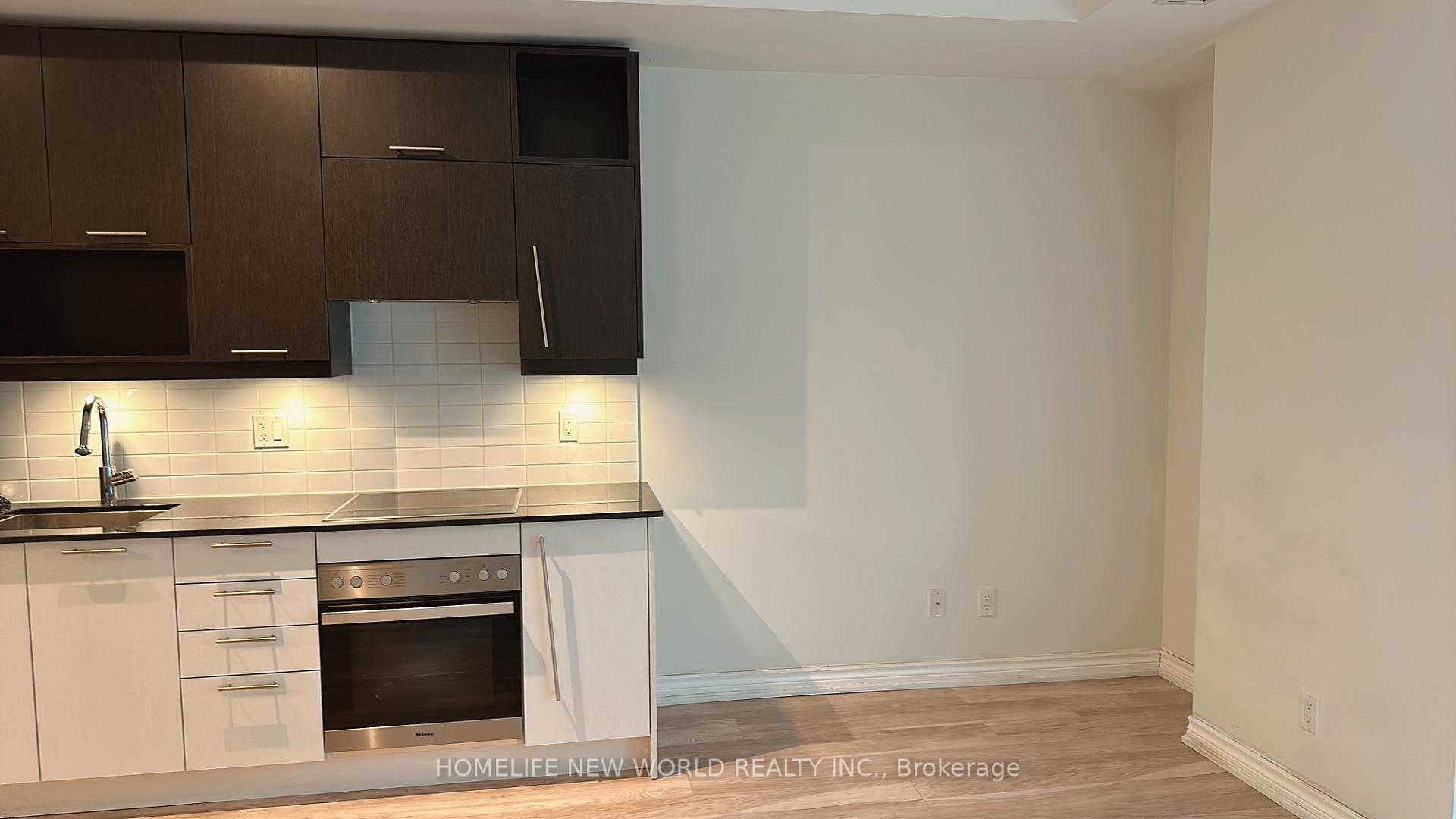 Photo 10 of Unit 402, 30 Nelson Street, Toronto, Waterfront Communities — HOMEH