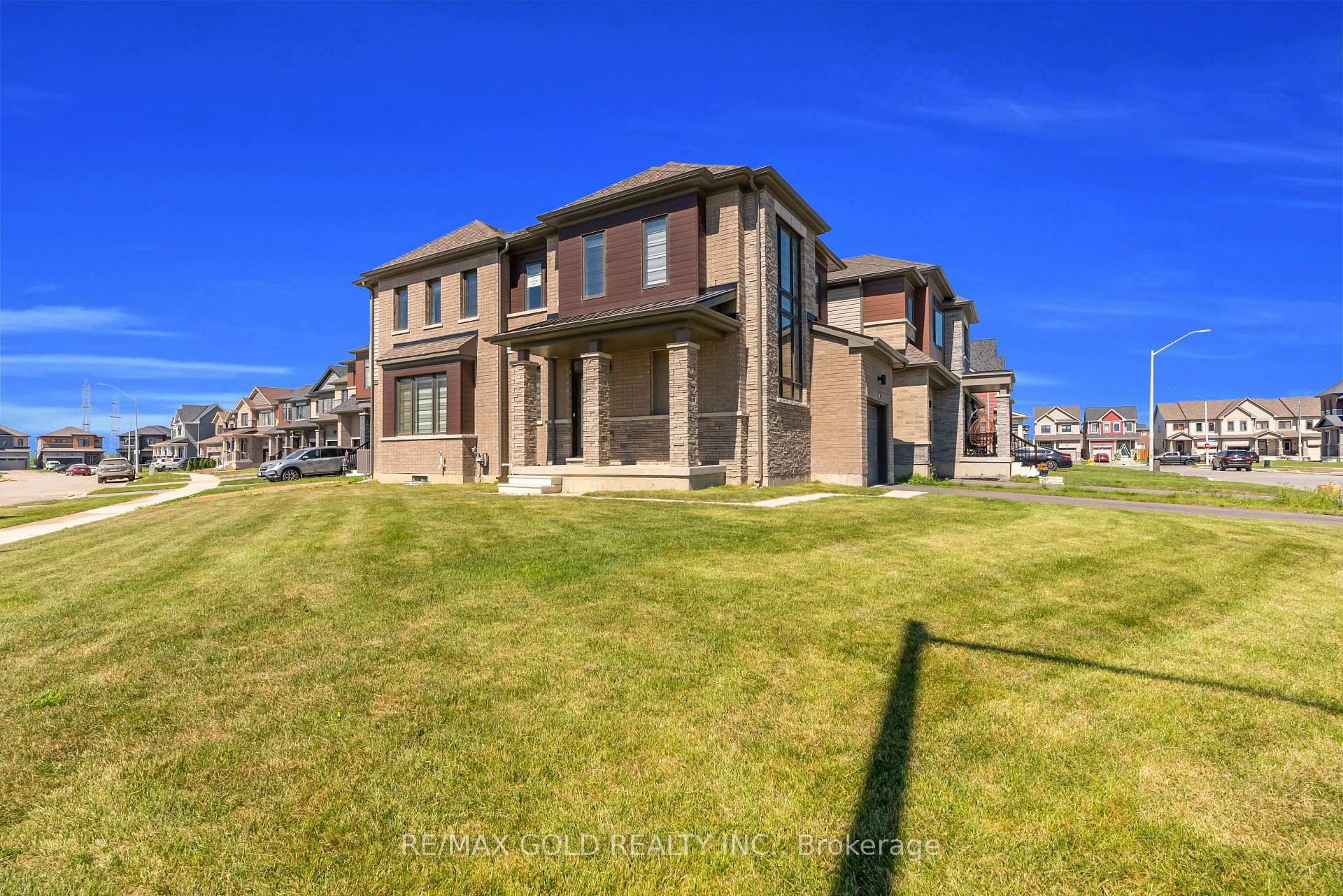 Photo 3 of 25 Heritage Way, Thorold, Rolling Meadows — HOMEH