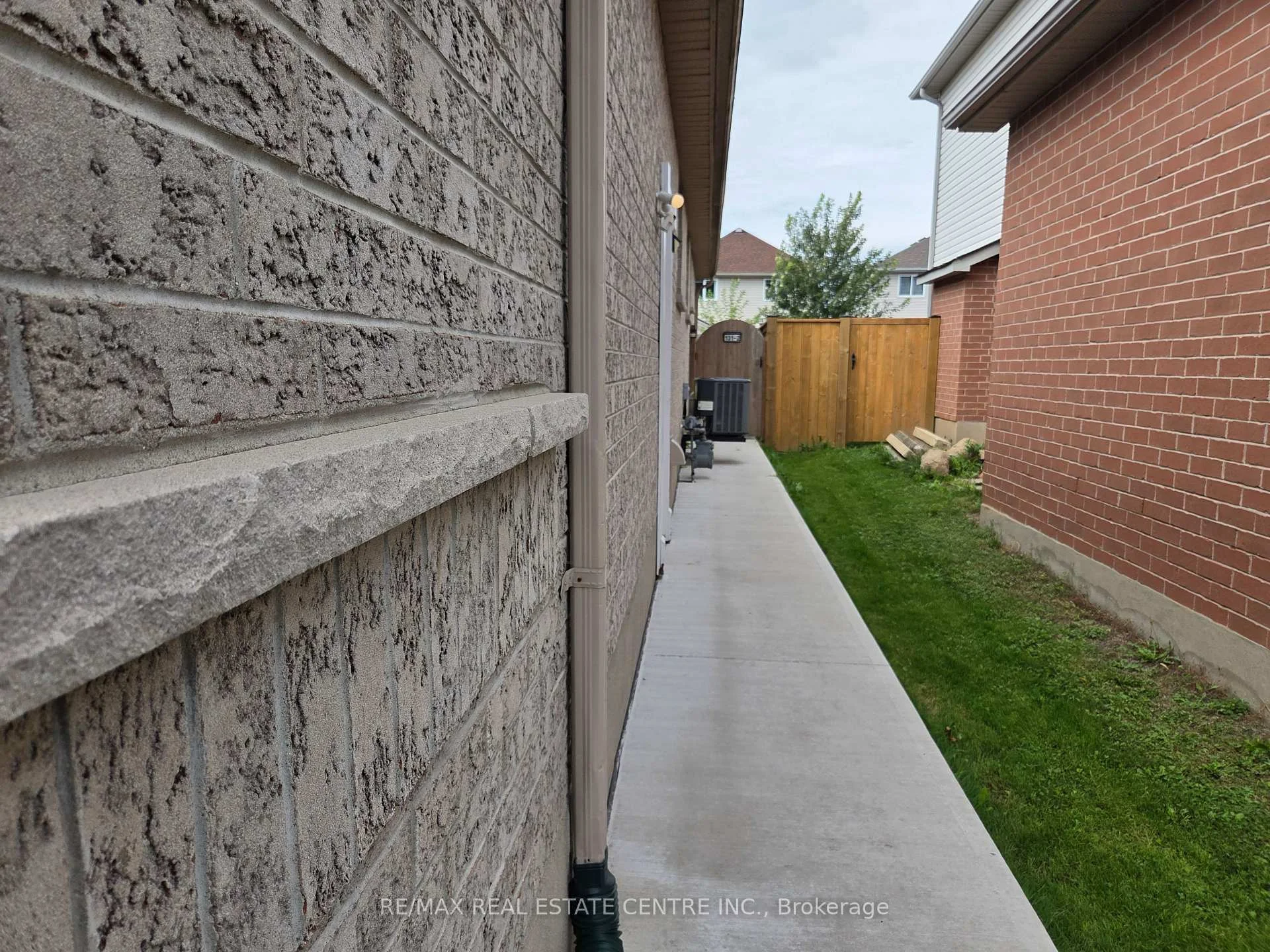 Photo 13 of Unit Basemen, 131 Mcnichol Drive, Cambridge, Little's Corners — HOMEH