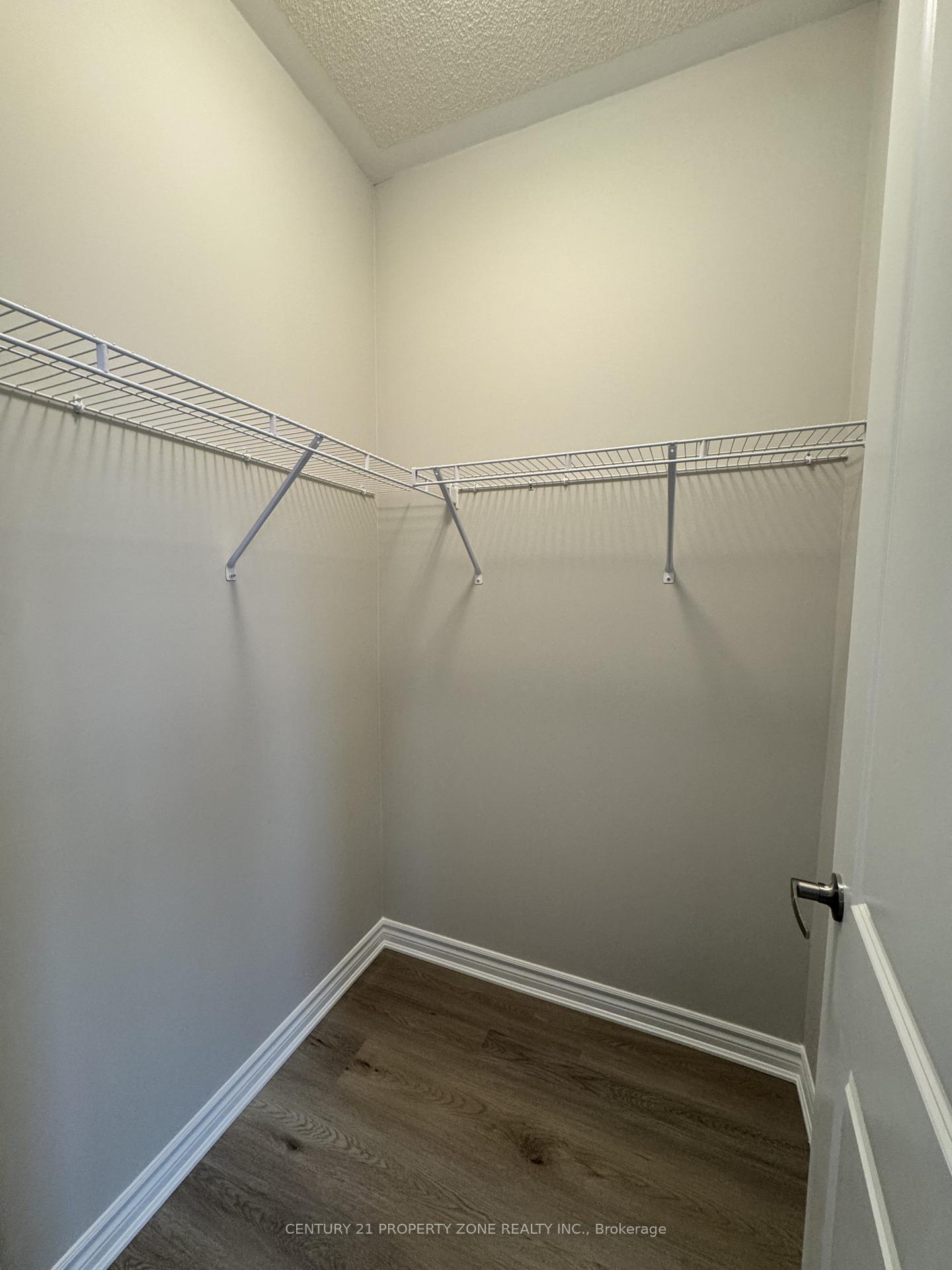 Photo 5 of 2 Westway Drive, Brampton, Northwest Brampton — HOMEH
