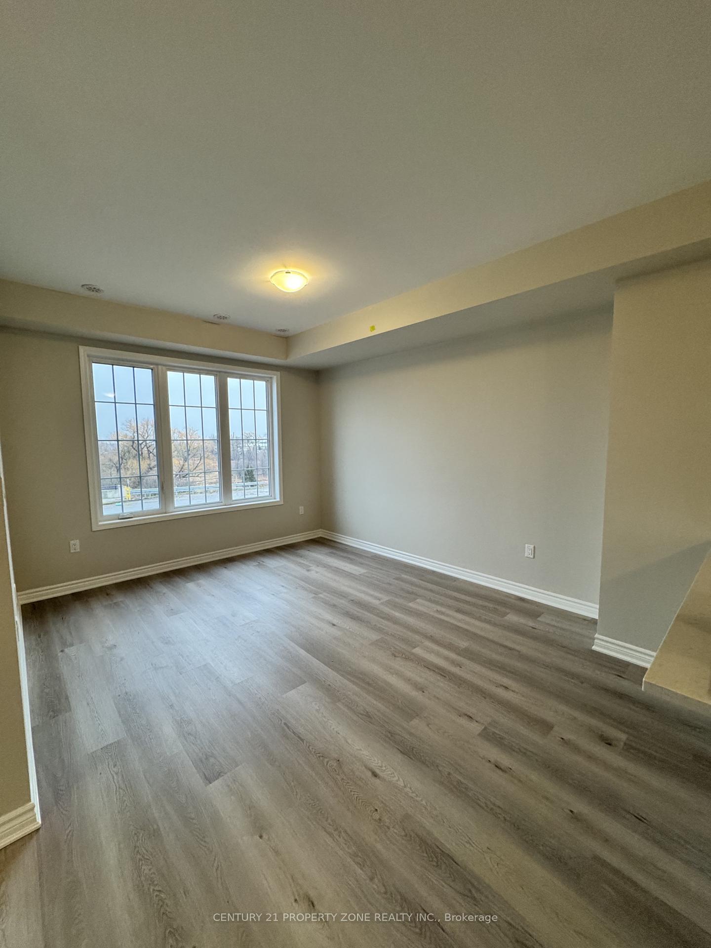 Photo 11 of 2 Westway Drive, Brampton, Northwest Brampton — HOMEH