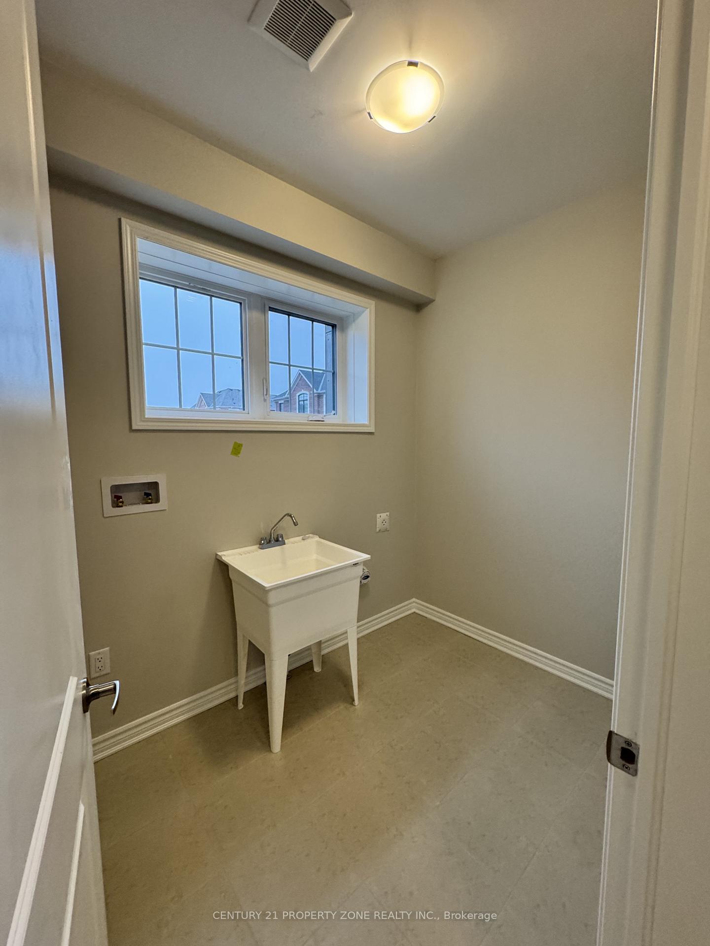 Photo 15 of 2 Westway Drive, Brampton, Northwest Brampton — HOMEH