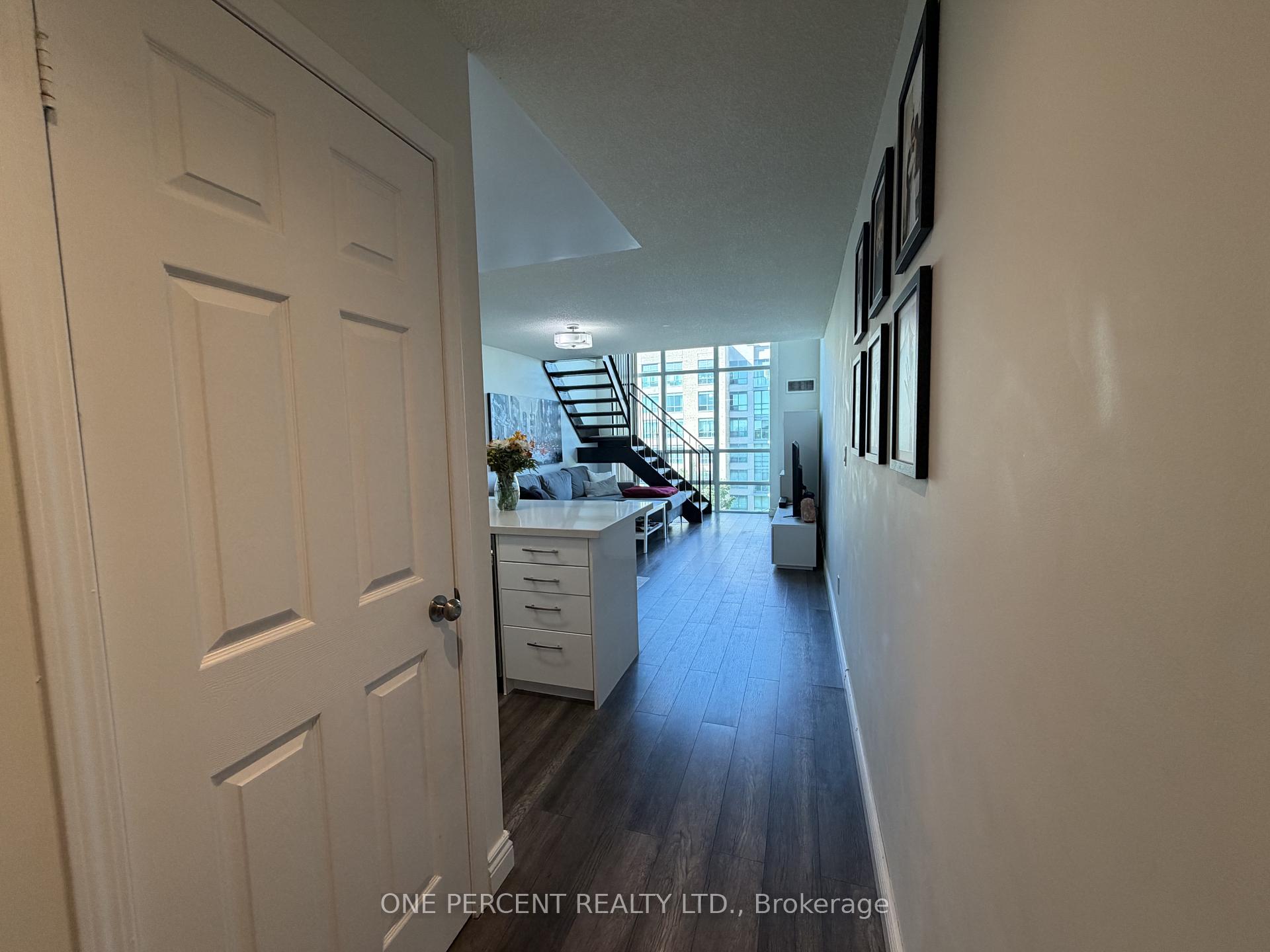 Photo 3 of Unit 607, 3 Ellesmere Street, Richmond Hill, Langstaff — HOMEH
