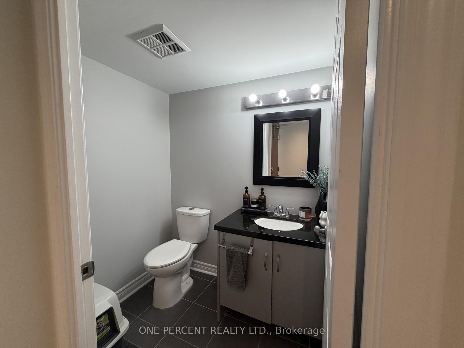 Photo 4 of Unit 607, 3 Ellesmere Street, Richmond Hill, Langstaff — HOMEH