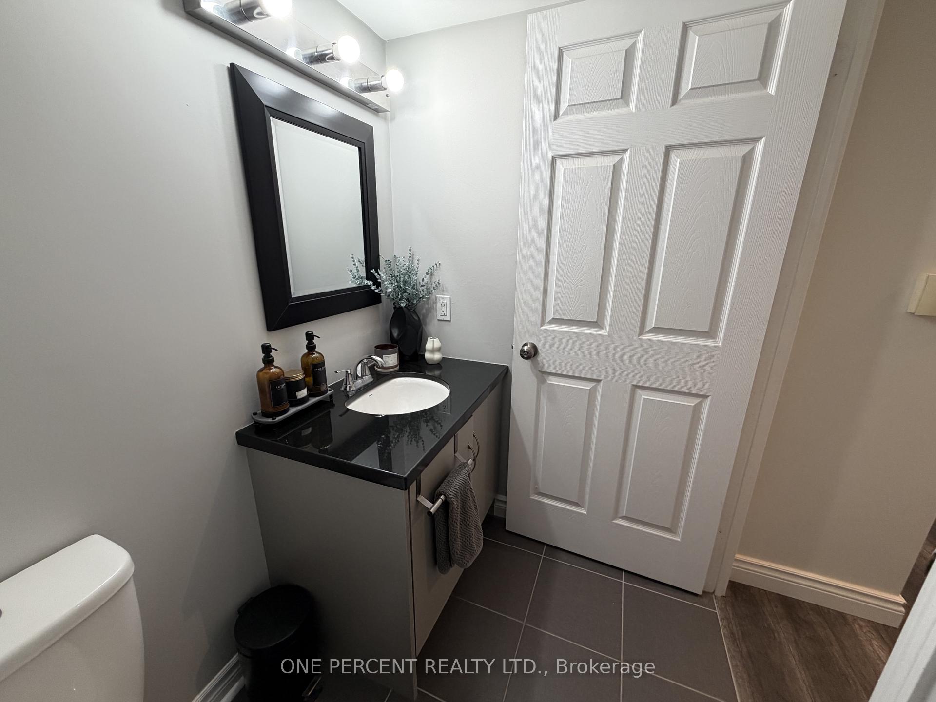 Photo 6 of Unit 607, 3 Ellesmere Street, Richmond Hill, Langstaff — HOMEH