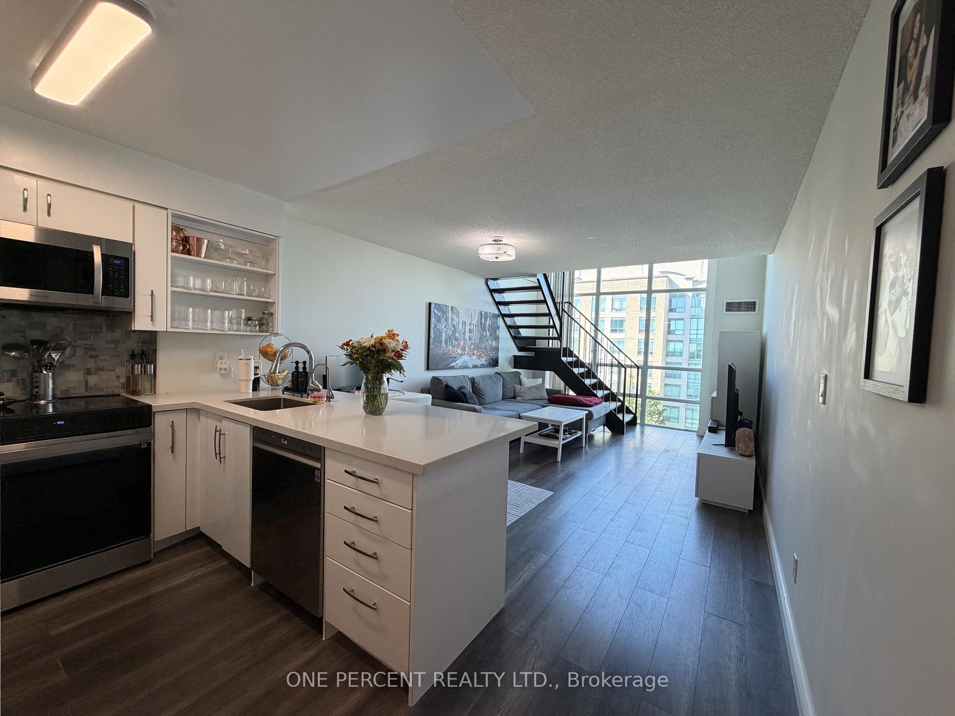 Photo 7 of Unit 607, 3 Ellesmere Street, Richmond Hill, Langstaff — HOMEH