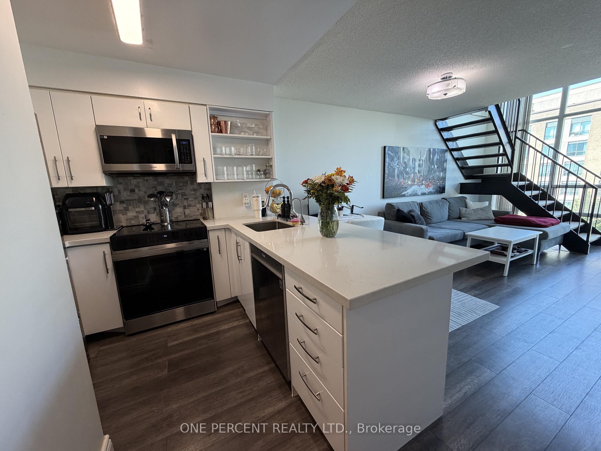 Photo 8 of Unit 607, 3 Ellesmere Street, Richmond Hill, Langstaff — HOMEH