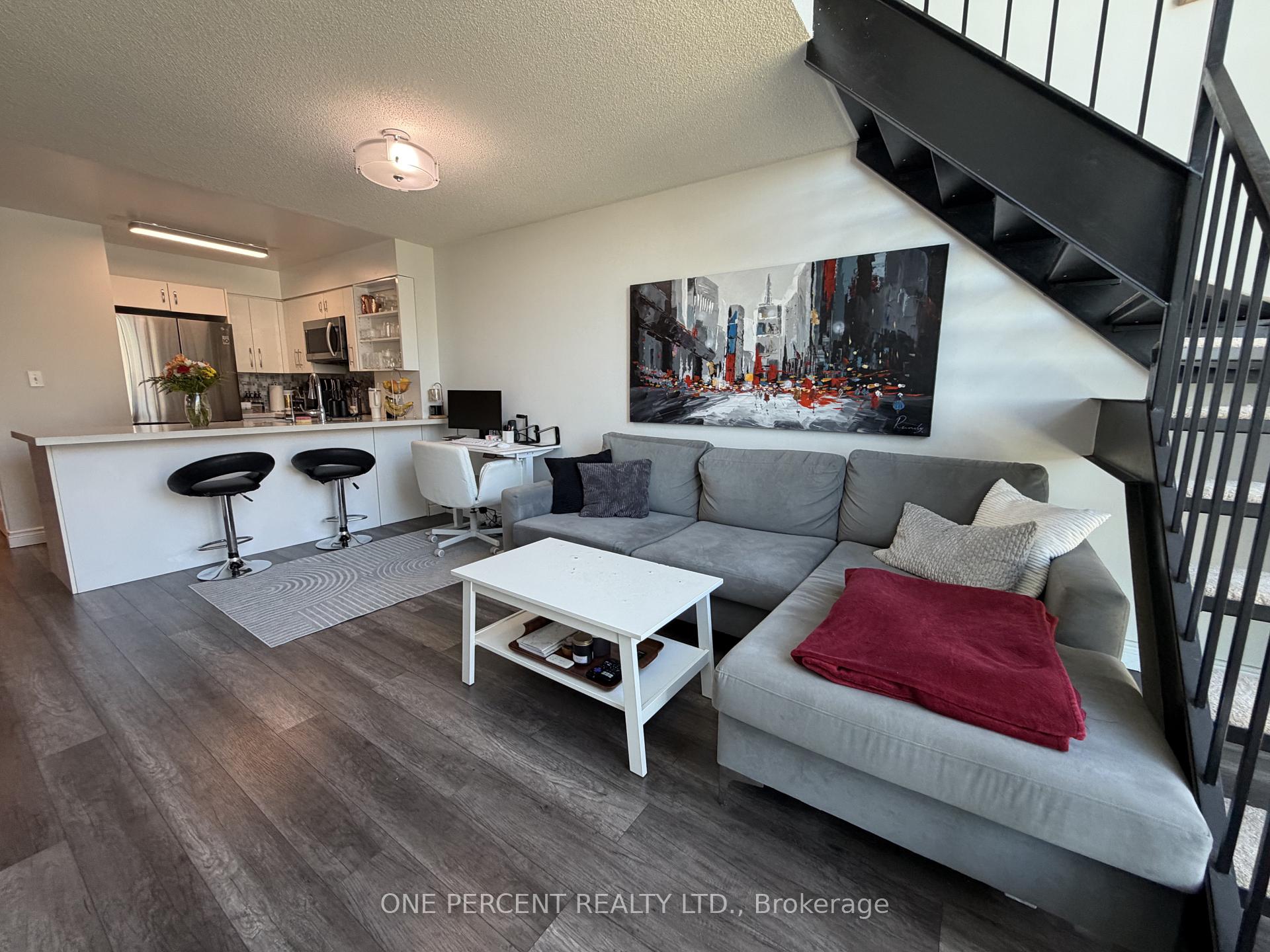 Photo 13 of Unit 607, 3 Ellesmere Street, Richmond Hill, Langstaff — HOMEH
