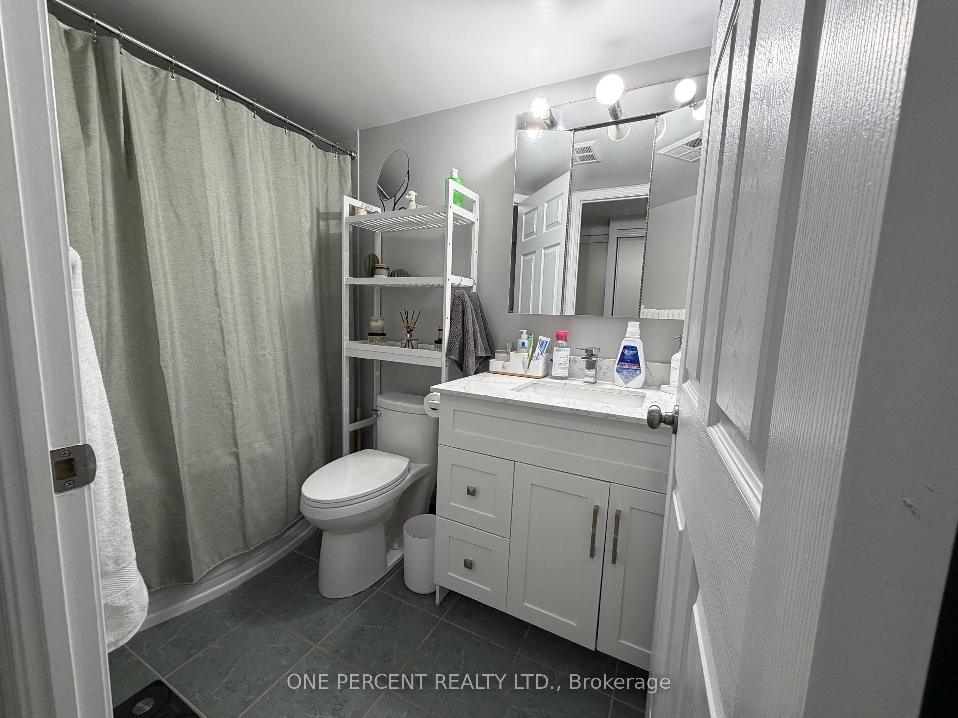 Photo 22 of Unit 607, 3 Ellesmere Street, Richmond Hill, Langstaff — HOMEH
