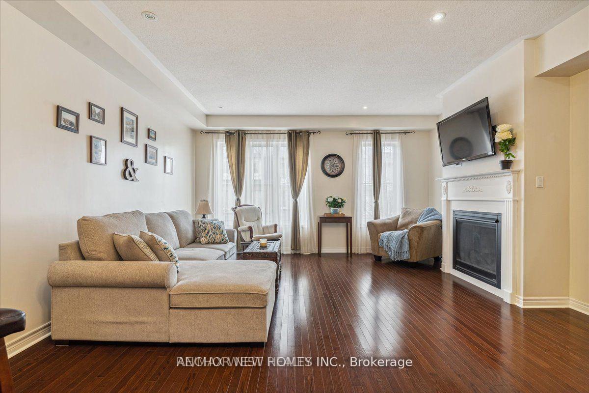 Photo 2 of Unit 3, 6 Cedar Lake Crescent, Brampton, Bram West — HOMEH