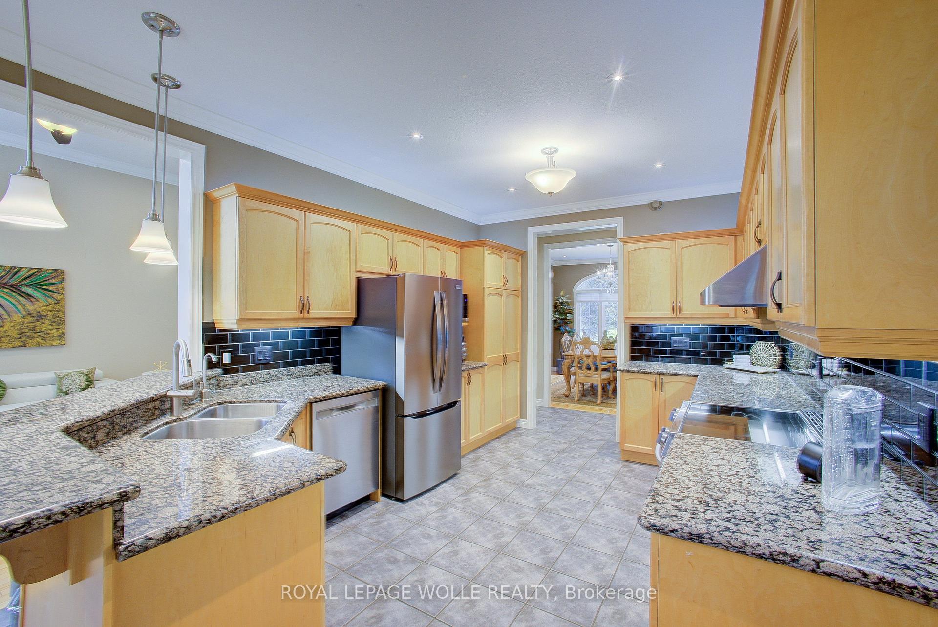 Photo 19 of 457 Caryndale Drive, Kitchener, Brigadoon — HOMEH