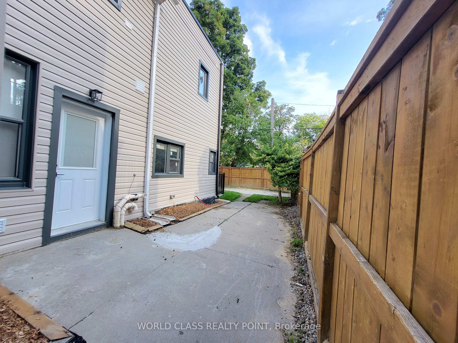 Photo 21 of 49 Vine Avenue, Toronto, Junction Area — HOMEH