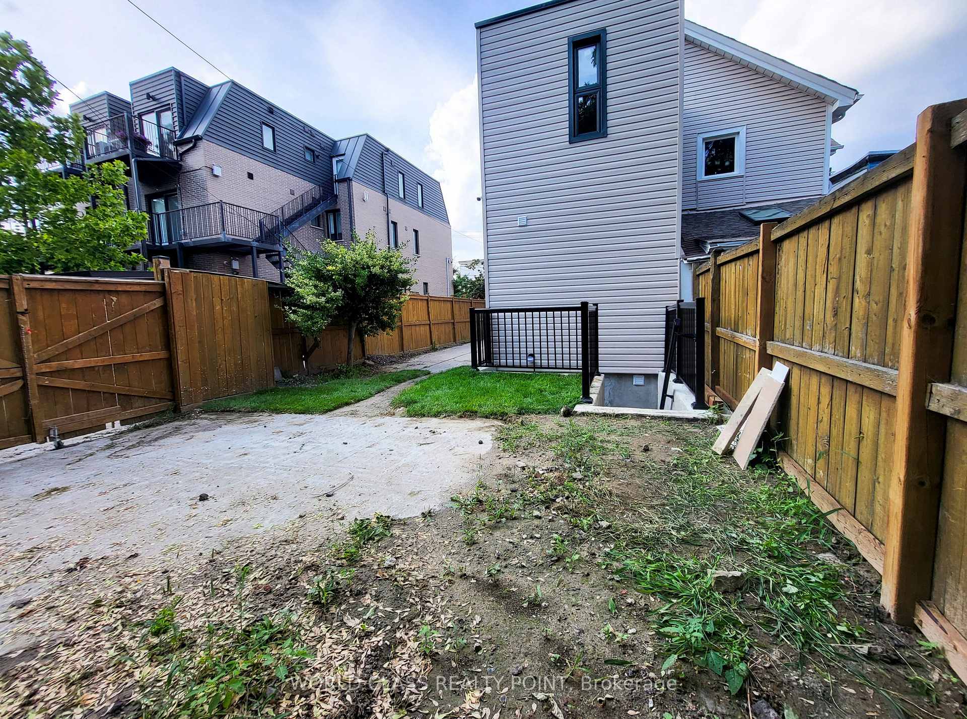 Photo 26 of 49 Vine Avenue, Toronto, Junction Area — HOMEH