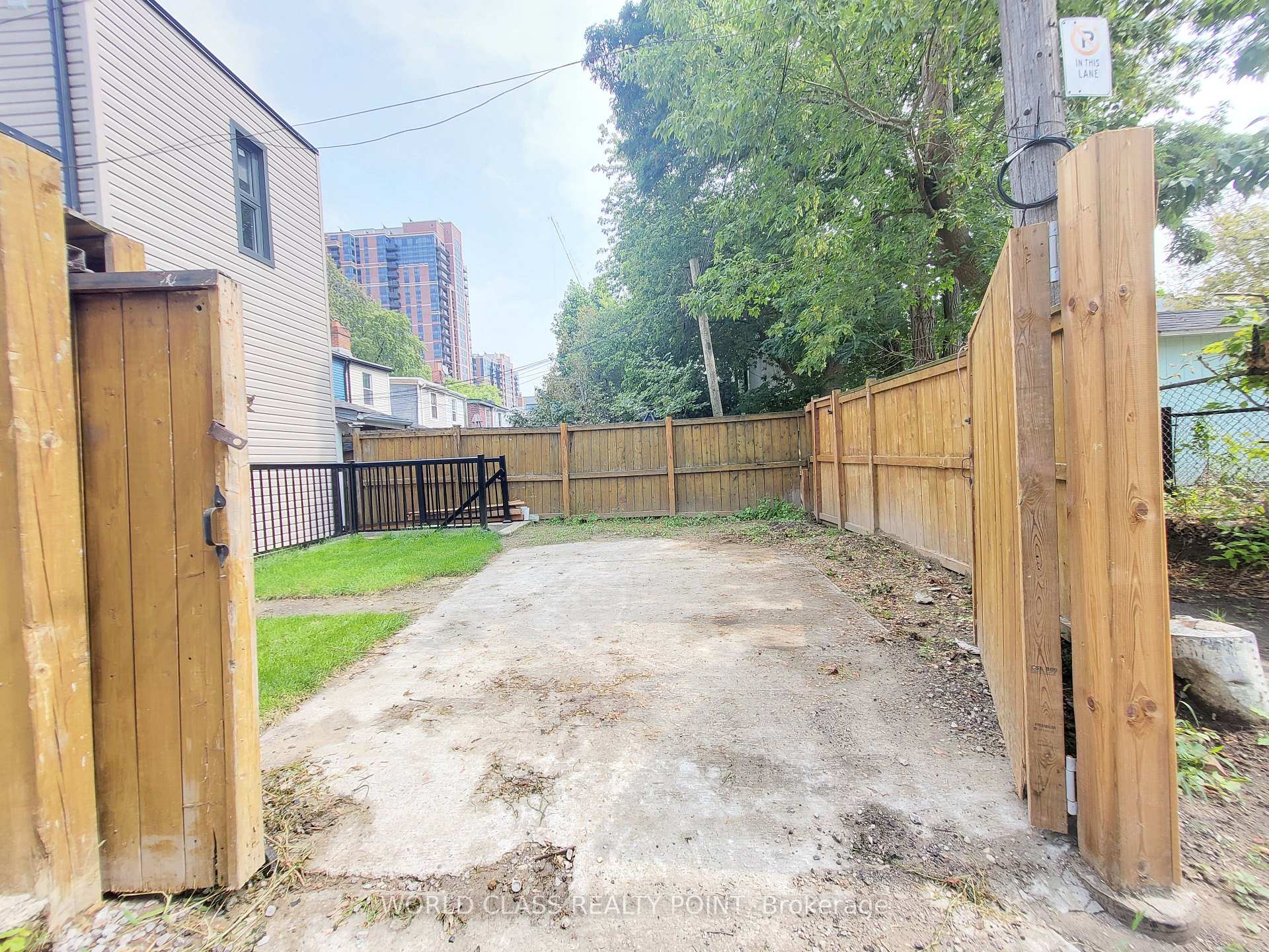 Photo 27 of 49 Vine Avenue, Toronto, Junction Area — HOMEH