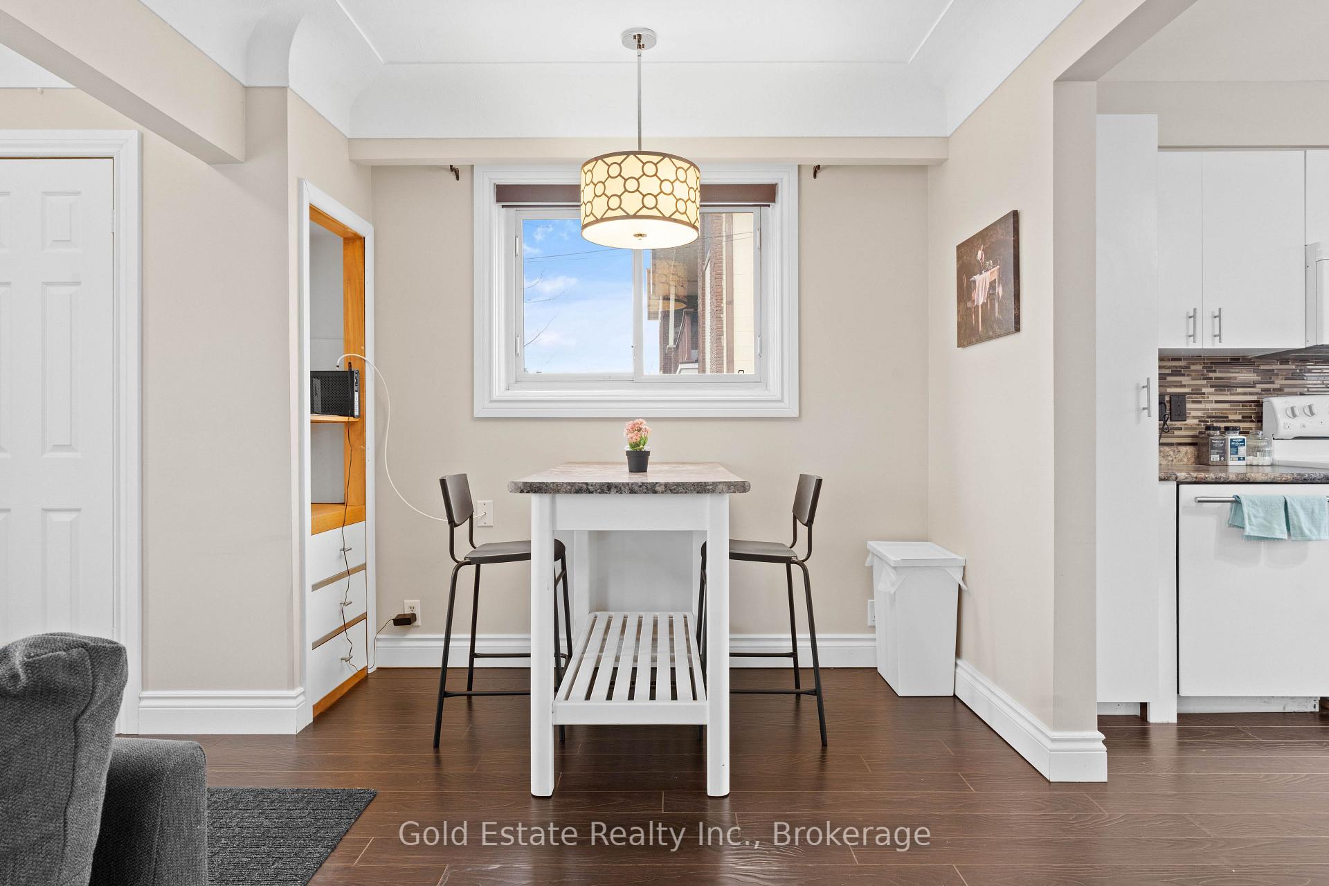 Photo 5 of 298 Barton Street, Hamilton, Stoney Creek — HOMEH