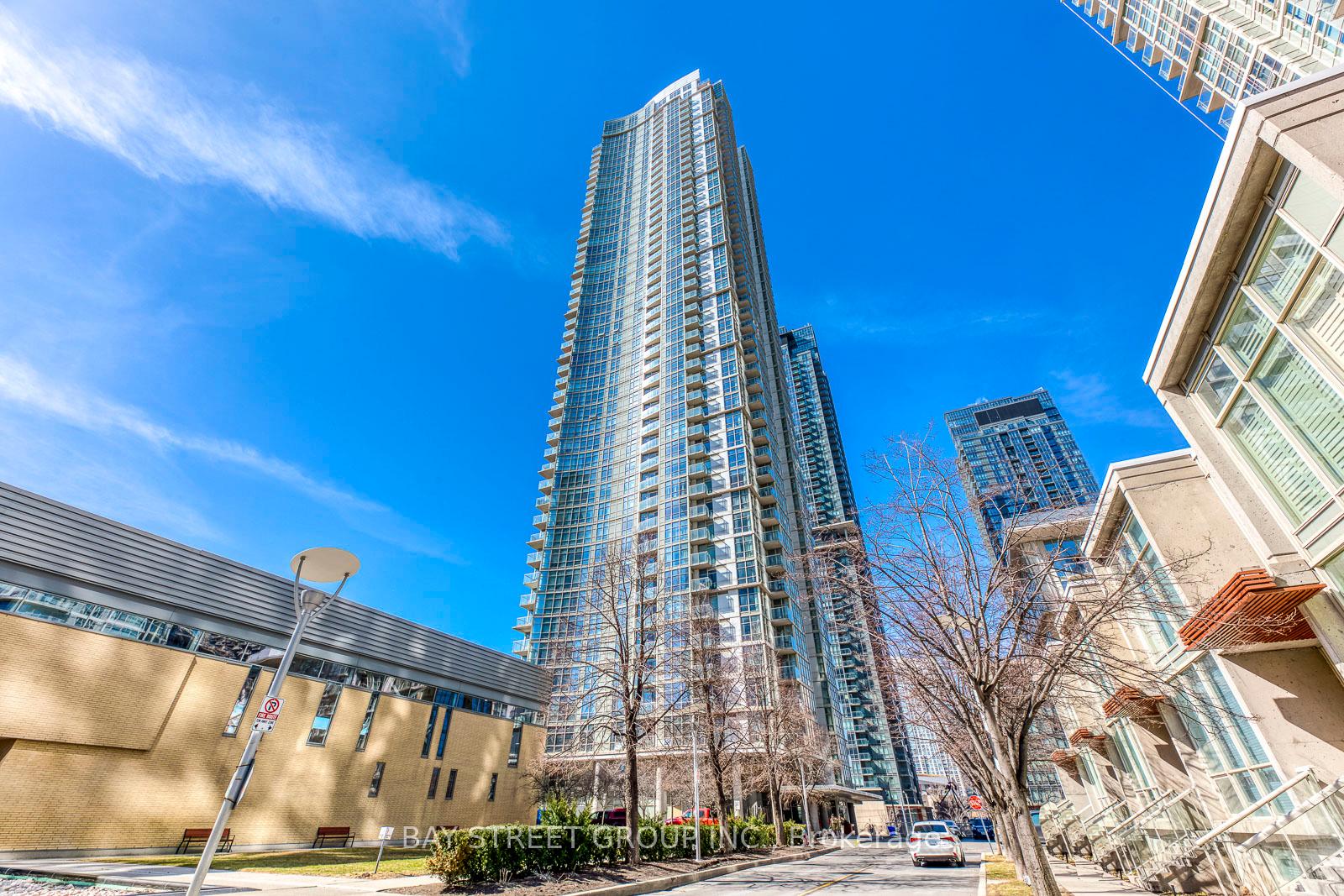 Photo of Unit 3912, 35 Mariner Terrace