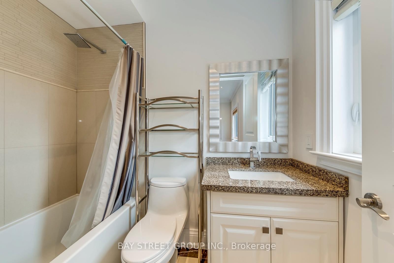 Photo 29 of 39 Foxwarren Drive, North York, Bayview Village — HOMEH