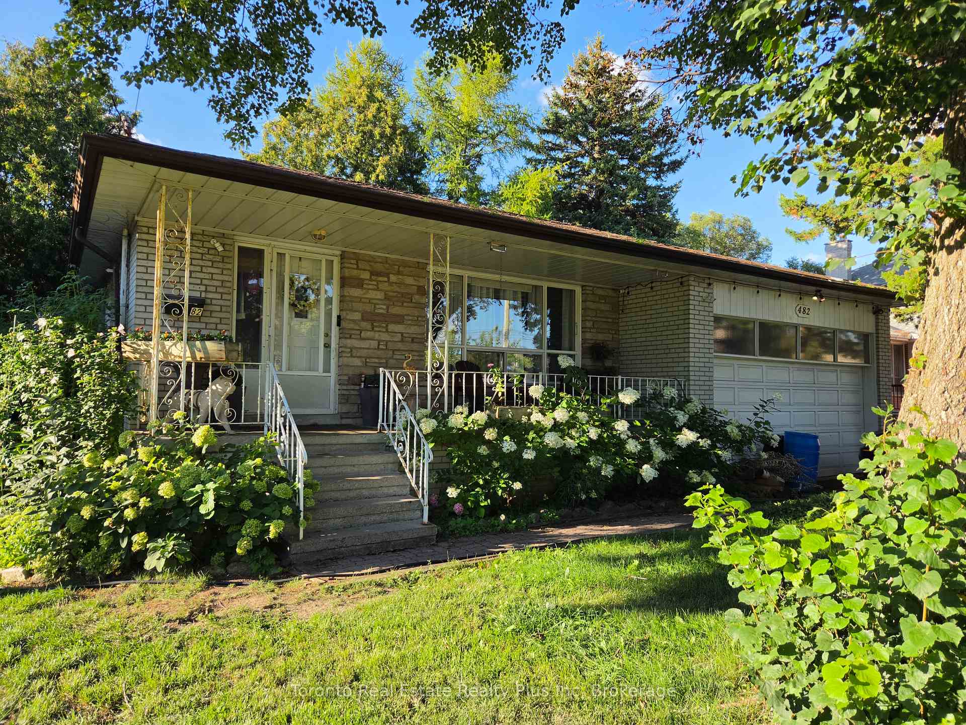 Photo 2 of 482 Ruth Avenue, North York, Newtonbrook East — HOMEH