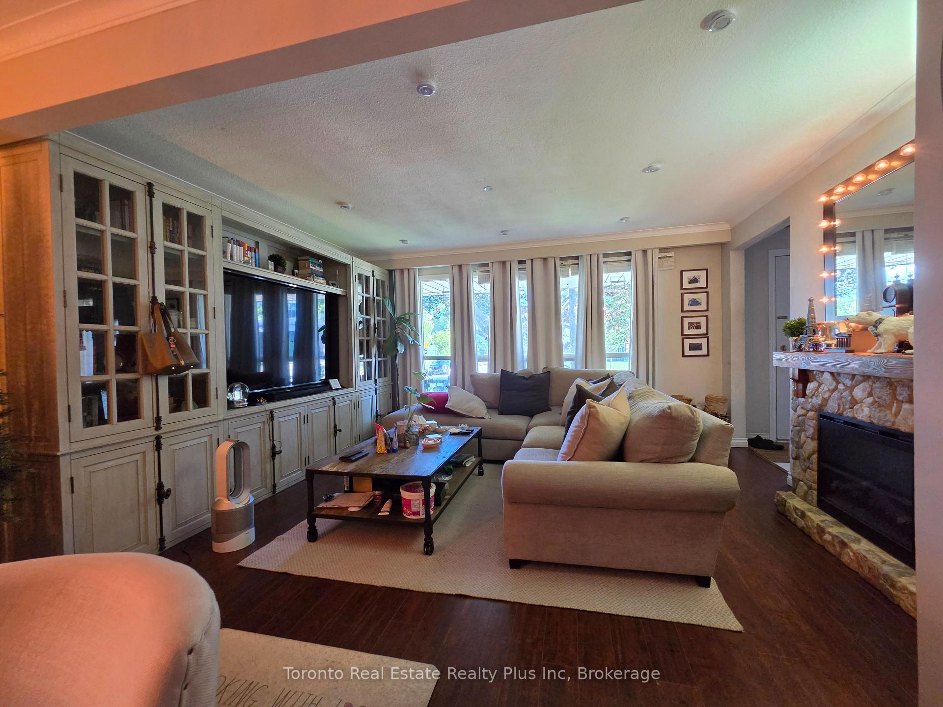Photo 11 of 482 Ruth Avenue, North York, Newtonbrook East — HOMEH
