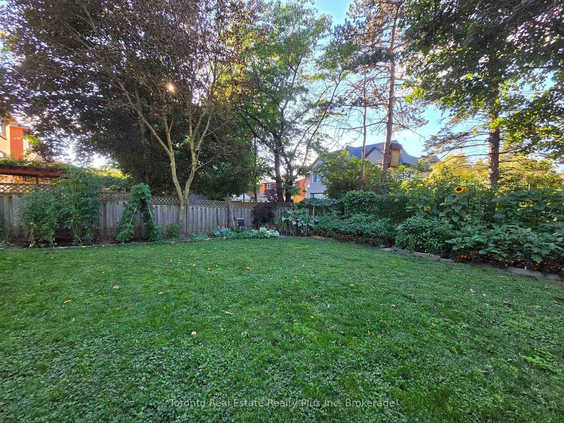 Photo 46 of 482 Ruth Avenue, North York, Newtonbrook East — HOMEH