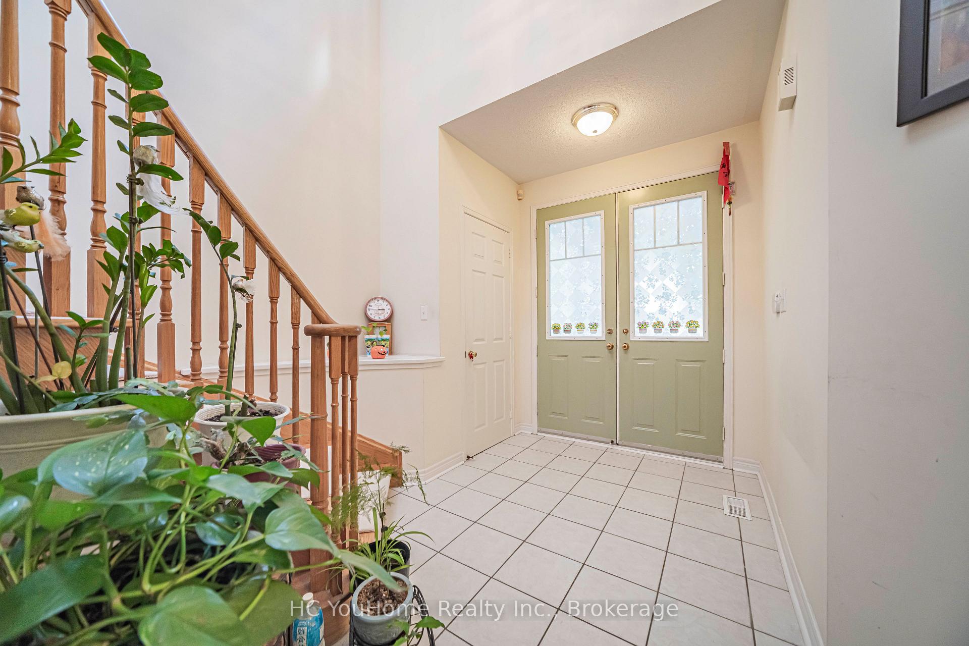 Photo 6 of 8 Briar Path Lane, Markham, Berczy — HOMEH