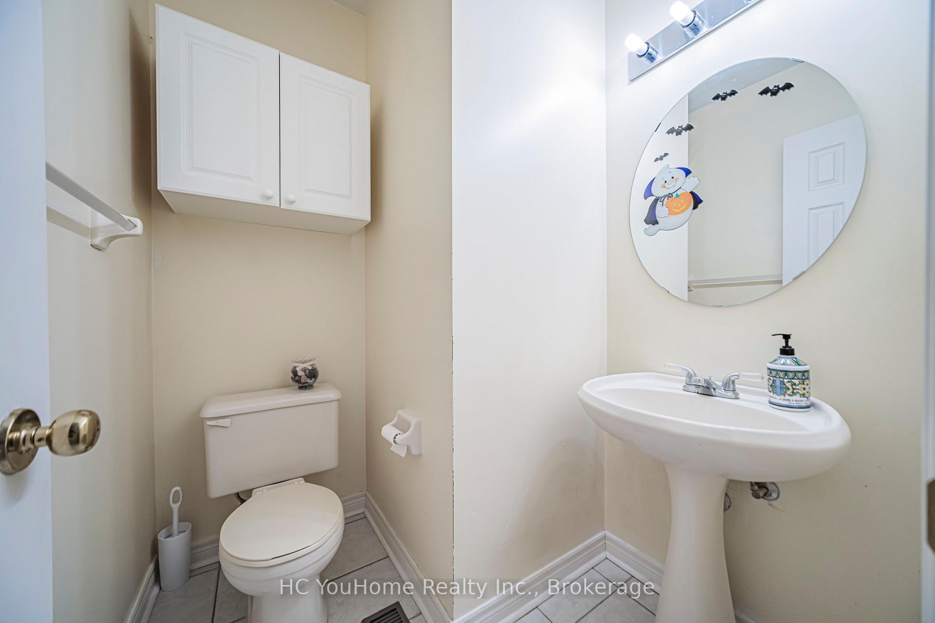 Photo 9 of 8 Briar Path Lane, Markham, Berczy — HOMEH