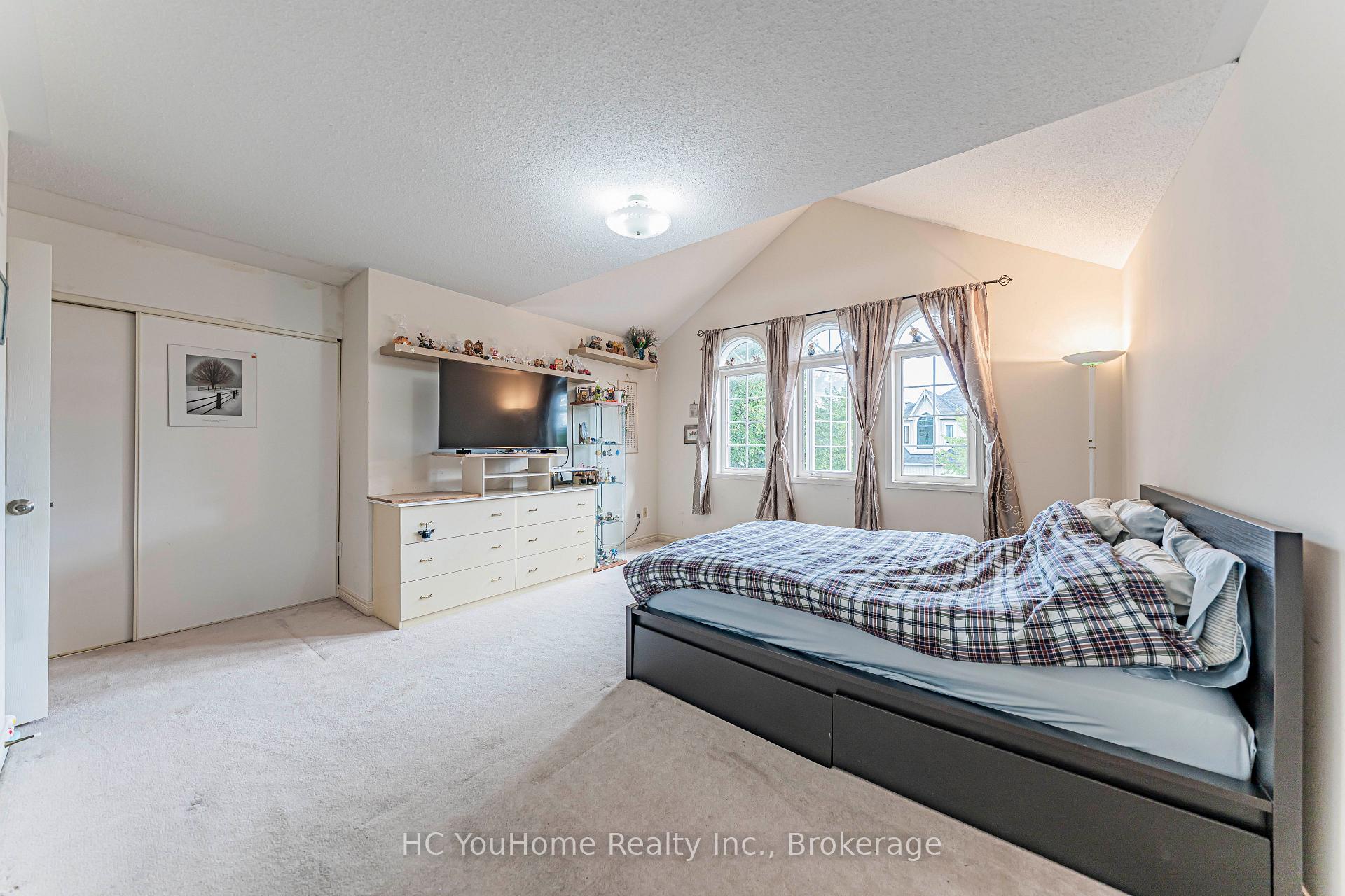 Photo 19 of 8 Briar Path Lane, Markham, Berczy — HOMEH