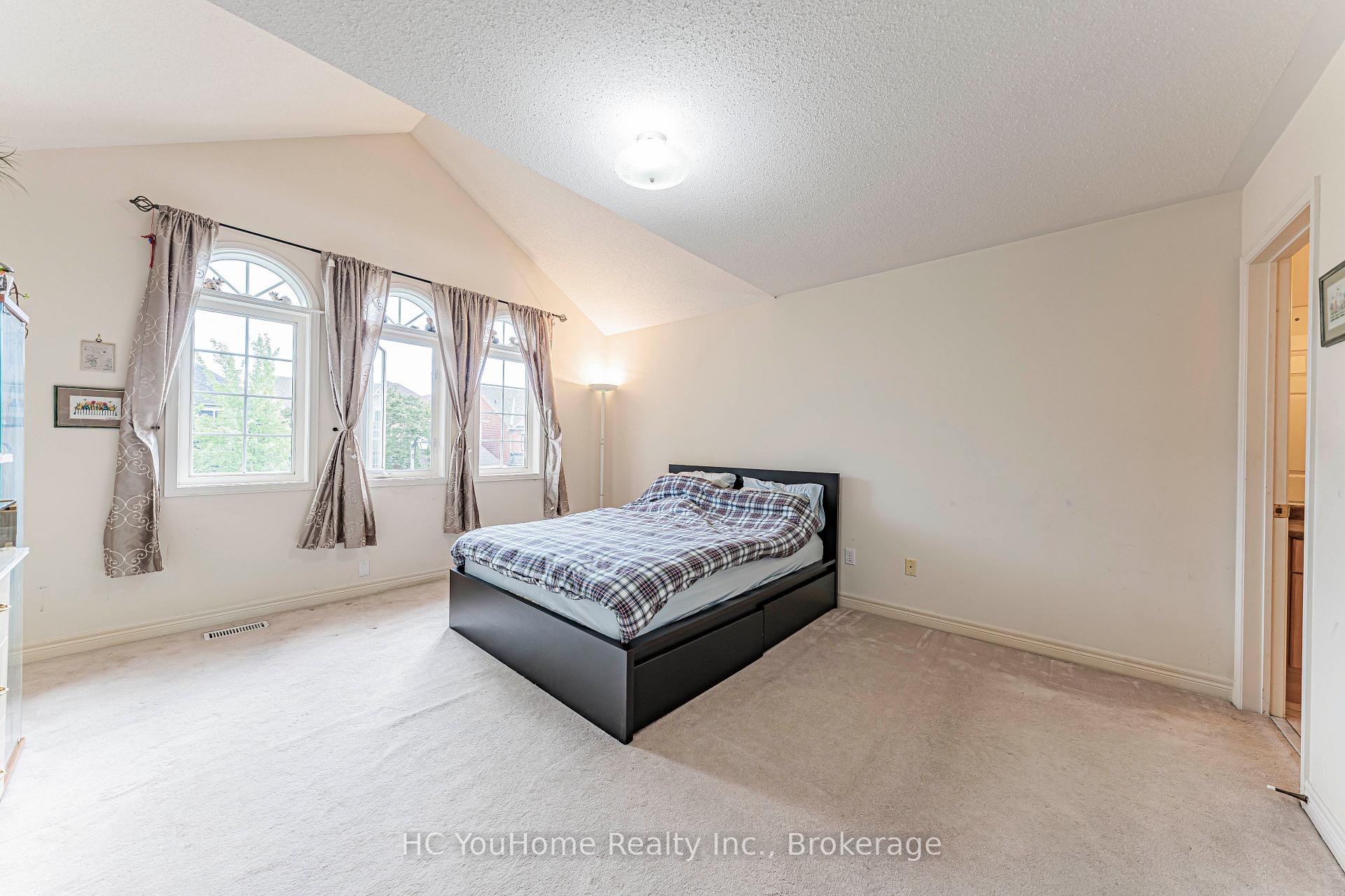 Photo 20 of 8 Briar Path Lane, Markham, Berczy — HOMEH
