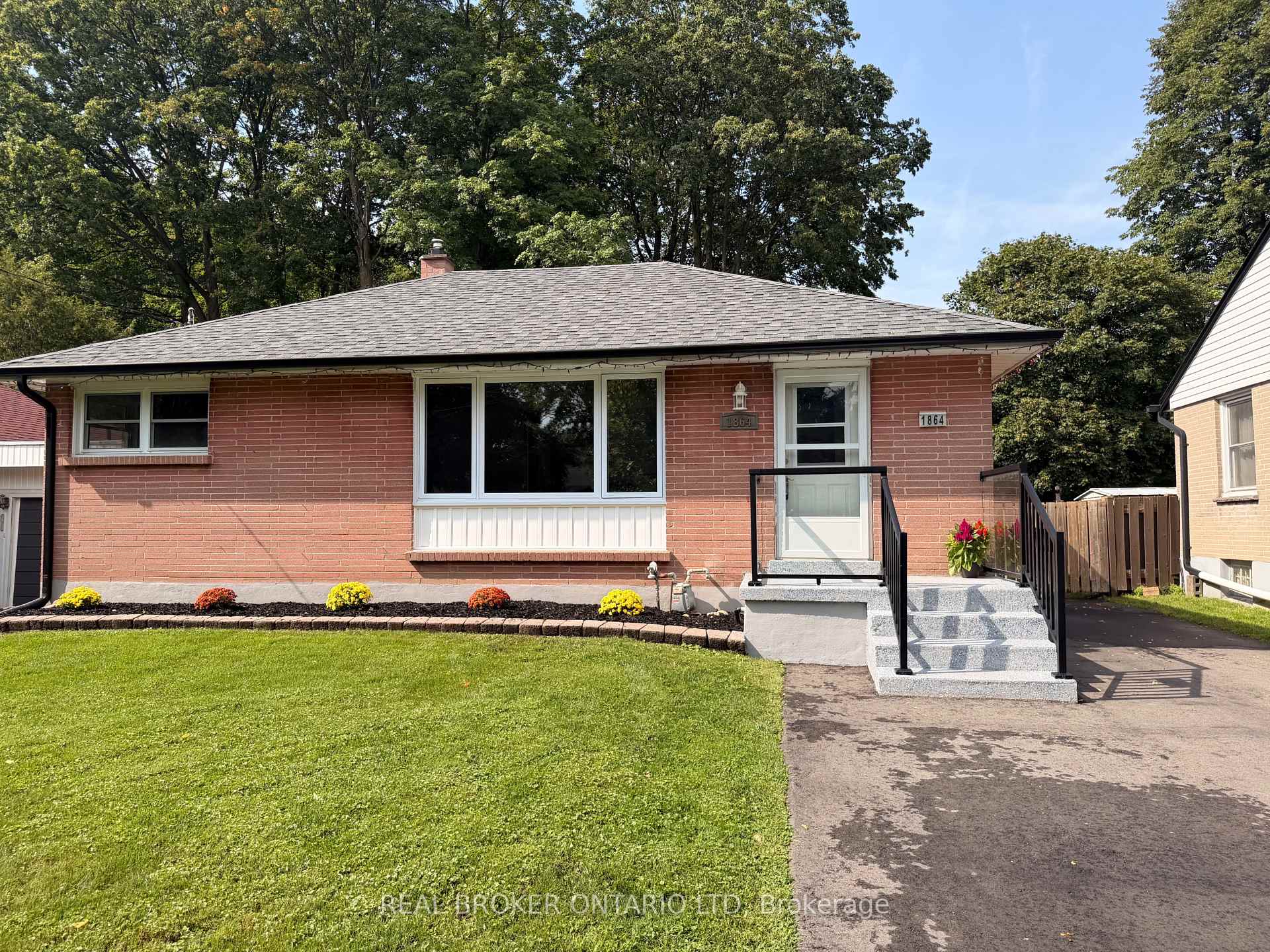 Photo 1 of 1864 Herbert Avenue, London, East H — HOMEH